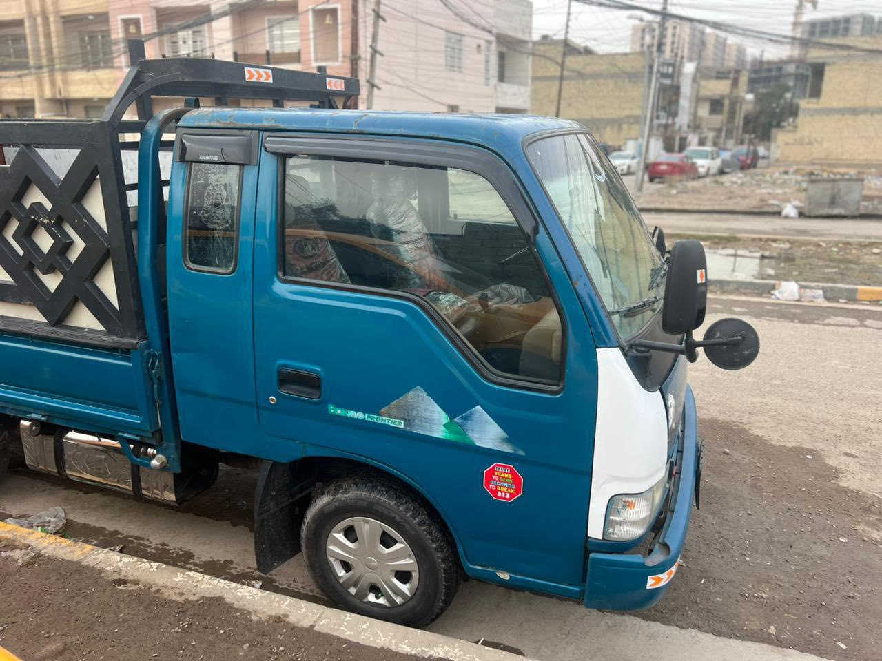 السلام عليكم سيارة للبيع كينة فنتيرة مديل 98 
مكينه كير خير من الله حداديه جديده تعمير على ادينه 
بسمي السيارة مكان السيارة بغداد الكرخ 
السعر ٦٠ بيها مجال قليل للطيبين 
***********
***********
هاذا رقمي اني صاحب السيارة
