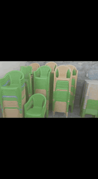 السلام عليكم كراسي جديدات للبيع سعر الكرسي 6 الالف مكاني البصره الزبير الشعيبه حي  المرتضى للتواصل ***********
