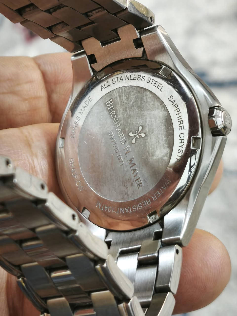 السلام عليكم..
برنارد اج ماير كوارتز بطاريه مع العلبه الاصليه
نظافة الساعه ممتازه جدا
القطر ٤٣ بدون الزمبلك
السعر ١٧٠ دولار


**إذا كنت صاحب هذا الإعلان وتريد حذفه لأي سبب، رجاءا أرسل رسالة إلى الدعم الفني**