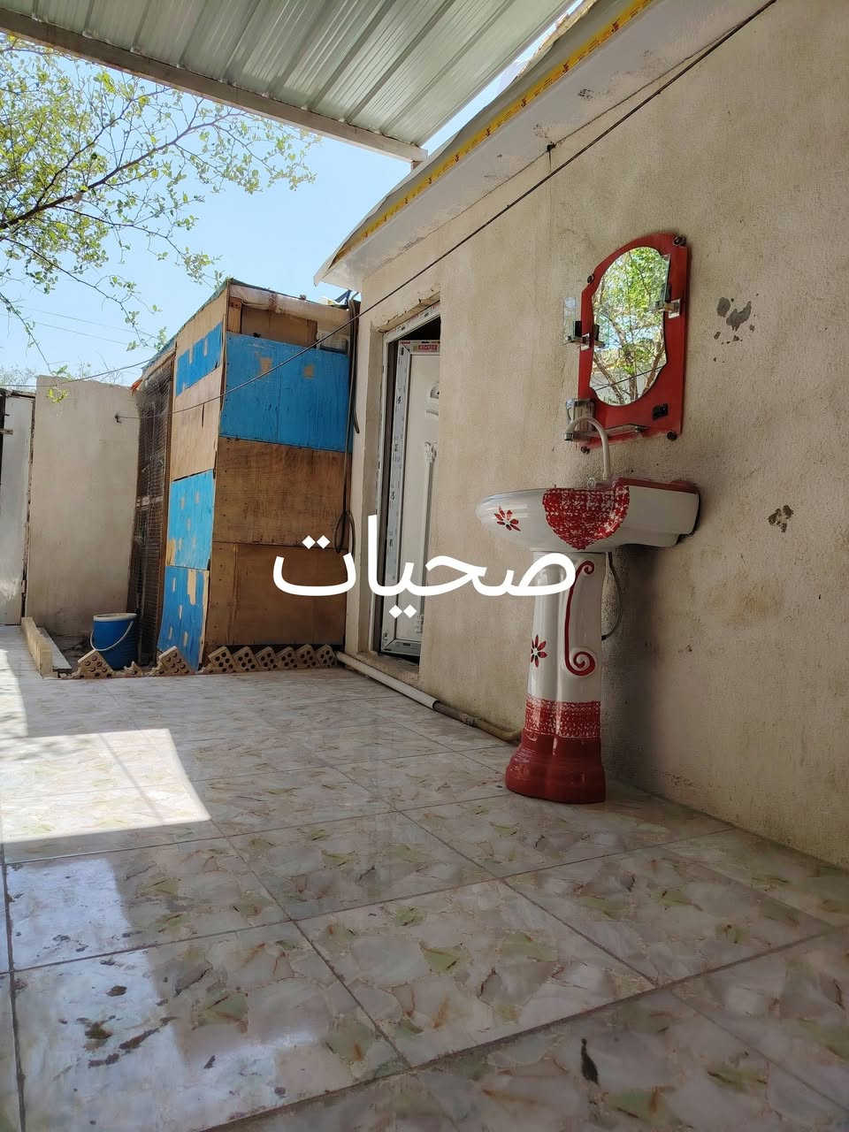 سلام عليكم بيت للبيع في حي الفداء تجاوز مساحه ١٥٠ متر بي غرفه اومطبخ اوصحيات عنوانه البصره الزبير سعره 7مليون اوبي مجال *********** واتساب
