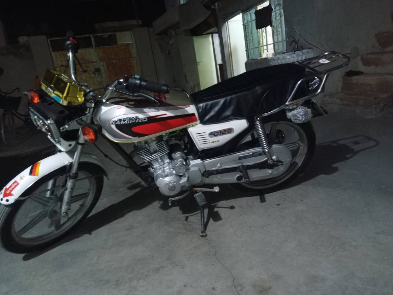 سلام عليكم اخوان ماطور 5كير للبيع مابي اي عيب بلايتة بيها موديل 21 كامل امكمل ماناقصها برغي كهربائيات شغال سلف شغال محرك نضيف سعر 375 وبي مجال بسيط رقم *********** وخاص مفتوح
