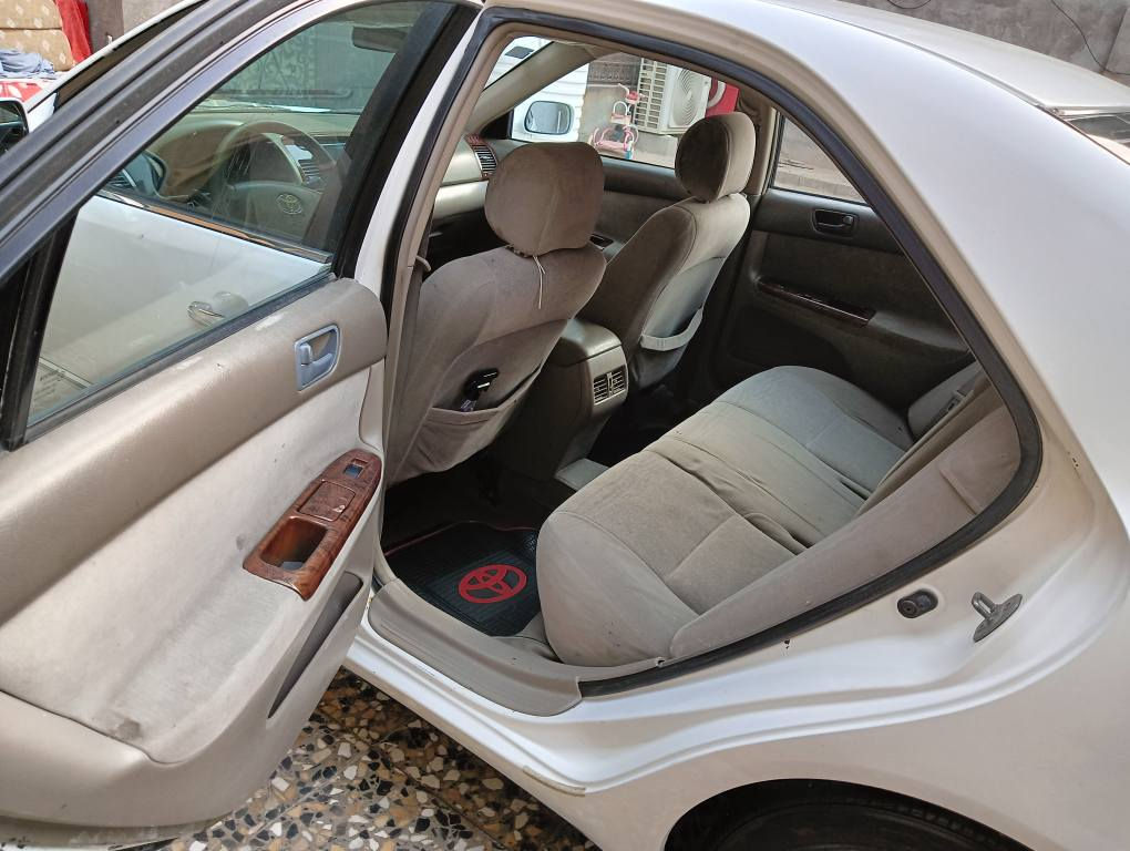 سلام عليكم.من رخصه الادمن للبيع او مراوس كامري ابيض خليجي موديل 2006 بأسمي رقم بصره انگليزي مكينه2400 صار اقل الشهر من شديتها تبريد تدفئه حداده تخم تاير السياره كفاله من كص ونقل جثه ومن الضربه بيه تكحيلات وخياس بالبيبان مسويها السعر95 رقم التلفون *********** البصرة, العراق
