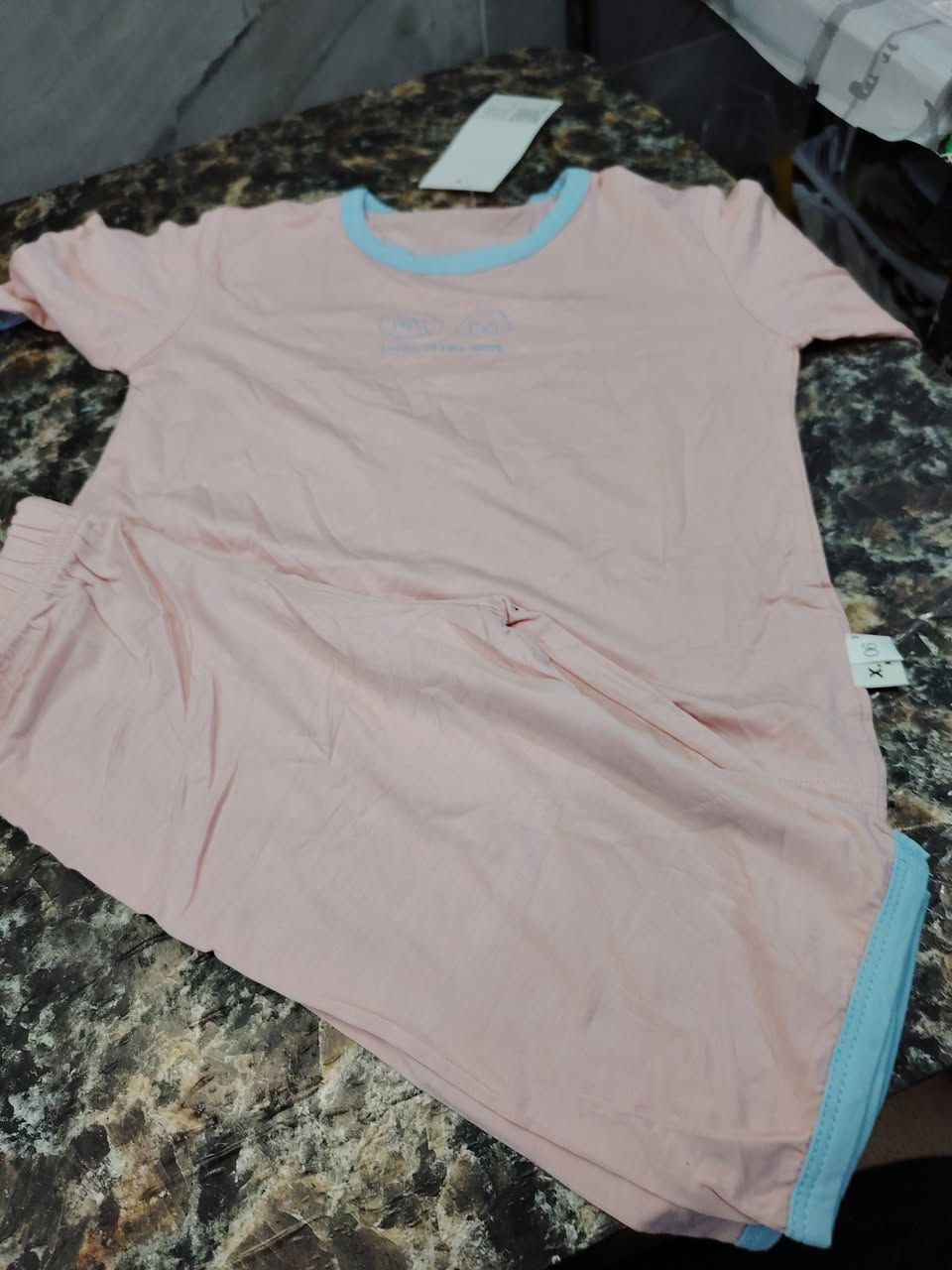 تراكات اطفال من عمر سنه لحد عمر 10 سنوات. سعر تراك 6000 توصيل اكو لحجز علئ هذا رقم *********** شي ان
