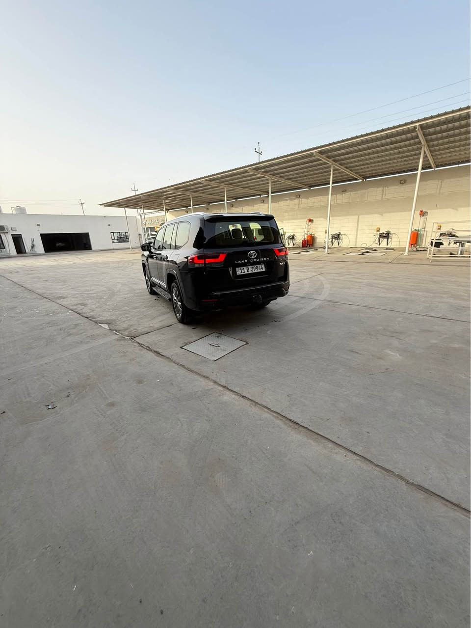 السلام عليكم لاندكروزر GXR بريم ام التطبيق فول موصفات رقم بغداد باسمي سياره جديده ماشيه ٦٠
كفاله عامله من الصبغ والتبديل عدا اقل الشبر بالجاملغ الخلفي بارد 
السعر 649 ورقه مجال بسيط 
مكاني بغداد *********** بغداد, العراق
