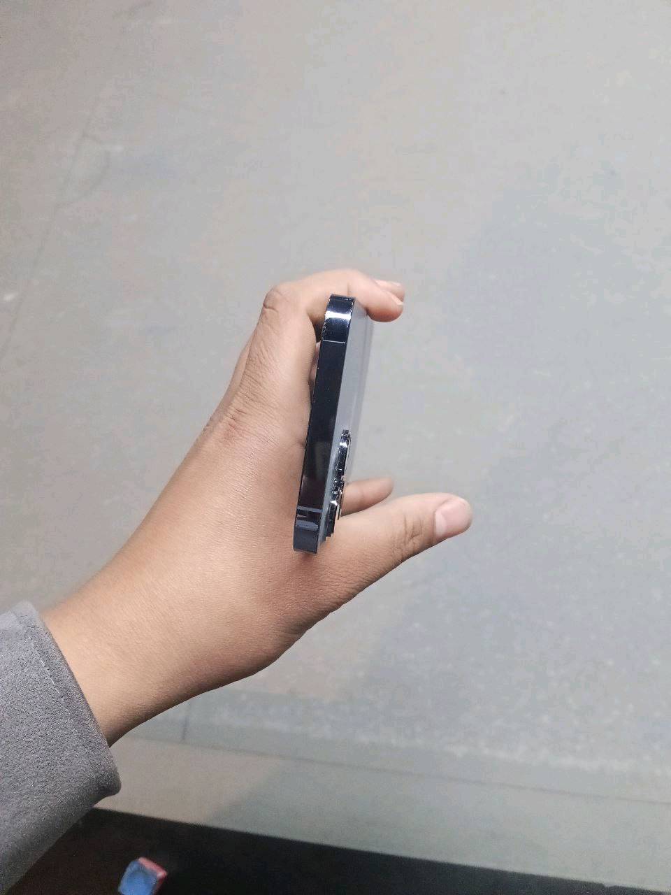 السلام عليكم 
ايفون 13 برو ماكس الجهاز وتر بروف مبدل كلاسه وبطاريته معلايه 100 الاصليه جانت 85 الذاكره 128 الجهاز نضيف السعر 600 وبي مجال بسيط للتواصل خاص او واتساب ***********