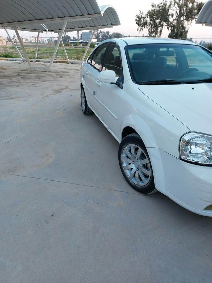 سلام عليكم 
اوبتره 2009
ماشيه 262 كيلو 
مكينه مبدله باصليه مال كصه قبل شهرين
فول توماتيك 
بيها بابين مبدلين باصلي نفس اللون بلا دواخل 
للاستفسار التواصل على الرقم 
***********
