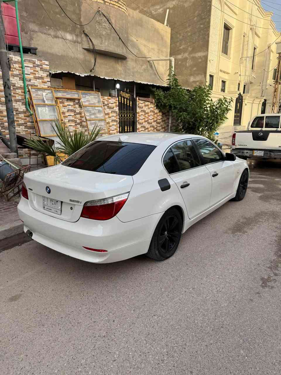 السلام عليكم 
بي ام دبليو 
2009 528i

السيارة وارد امريكي حادثها الجاملغ فقط
وصار بيها ضربه خفيفة كلش بالجاملغ مال السايق
السيارة خير من الله كاملة مكملة
مكينة كير تبريد ثلج 
الباقي تجي وتشوف بعينك
السيارة عروسة وناقصها بس خيال الله شاهد
كاملة من كل. النواحي
ومستعجل ع البيع لان ظروف خاصة
ورقمها اربع ارقام مميز بأسمي بغداد
سنوية لل 2028
فقط كونترول الجام واكف ومشتري وبعده بالحيس تاخذ وياه
ووياها ٣ تايرات وويل كب تاخذهن ويه السيارة
السعر المطلوب ١٣٥ ورقة
كل شي اكو بالسوك وخواتها اغلى بهواي بس لان الظرف
للتواصل فقط على الرقم غير متواجد على الفيس : 

***********

*********** البصرة, العراق
