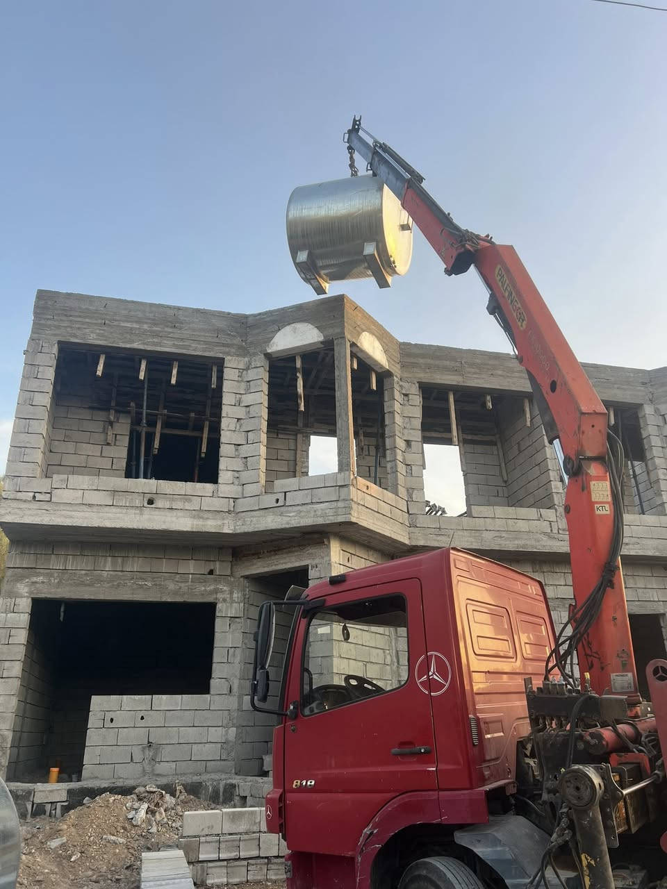 السلام عليكم يتوفر كرين سطحي .
حديث
لرفع ونقل المولدات . تانكيات. الخ...
وتحميل ونقل السيارات الغير قادرة على السير
وسيارات الحوادث جنبنا اللّٰه وأياكم .
الأسعار رمزية وتنافسية جداً
(نقدي فقط )
للأستفسار الأتصال على الرقم الهاتف الخاص في العمل:-
***********
