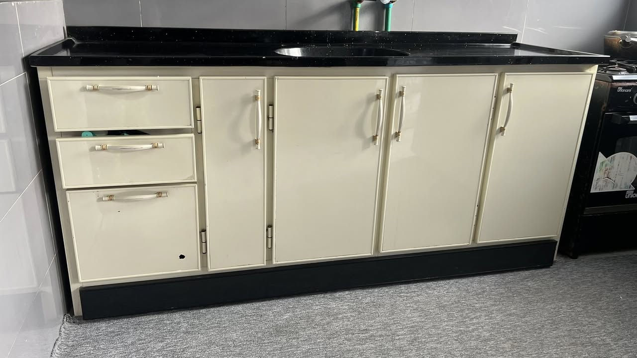 كاونتر المنيوم مترين سطح مرمر وبيه ملحق يحتوي 3 باب مع باب جام سله مواعين هايدرولك تجي مباشره فوگ السنگ اريده بـ 300


**إذا كنت صاحب هذا الإعلان وتريد حذفه لأي سبب، رجاءا أرسل رسالة إلى الدعم الفني**