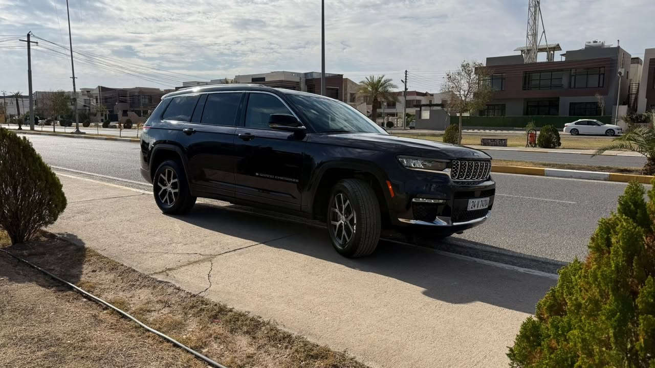 للبيع او مراوس جيب كراند شيروكي لمتد بلاص2023
سنوية باسمي لغاية2030 

هزة جديدة

ضررها جاملغ امامي جهة السايق فقط بدون دواخل شرط السونار السياره جاهزه وبدون اي نقص 

6راكب vipكشن منفصل

الموديل : 2023.(وارد أمريكي)

 

المحرك : V6.  3.6L . 

العداد :20الف ميل حقيقي

الرقم : دهوك

المواصفات:

* دفع رباعي 4x4. 

* ⁠4انضمة قيادة  

* رادار امامي مع مانع تصادم. 

* تحذير الخروج عن المسار . 

* تحذير النقطة عمياء ⚠ .

* نظام تحذير عند التقاطعات.  

* نظام تقليل الضجيج داخل المقصورة. 

* إنارة محيطية. 

* شاحن موبايل وايرلس. 

* تعديل وضعيات مقود السائق كهربائيا. 

* مرايا تعتيم + شاشة

* نظام الصوت من الپاين 10 سماعة. 

* ويل قياس 20 انج.

* سقف بانوراما.   

* شاشه كبيرة 10.1 انج . 

* نظام الخرائط (GPS).

* لوحة القيادة بقياس 12 أنچ. 

* كير شفتر بالستيرن. 

* كاميرا محيطية 360 درجة. 

* 4 كاميرات خارجية مع بخاخات ماء للتنظيف. 

* ⁠4كامرات داخلية 

* كاميرا للمرأة الداخلية. 

* المصابيح الأمامية LED.

* كشافات الضباب LED. 

* دخول ذكي. 

* بصمة على 5 ابواب للدخول الذكي. 

* تشغيل عن بعد.

* الصندوق الخلفي كهربائي.

* فرش المقصورة الداخلية من الجلد الفاخر.

* ذاكرة لحفظ وضعيات الجلوس للسائق. 

* المقاعد الأمامية كهربائية.

* المقاعد الأمامية تبريد وتدفئة.

* المقاعد الخفية تدفئة.

* ستائر للشبابيك الخلفية.

* حساسات امامية. 

* حساسات خلفية. 

* مكيف خلفي مع وحدة تحكم منفصلة. 

* تدفئة ستيرن. 

* مانع تصادم خلفي.

* بلوتوث تلفون. 

* محدد سرعة. 

* نظام التشغيل والاطفاء الاوتوماتيكي ( Auto Start System ).

للاستفسار /***********
***********
