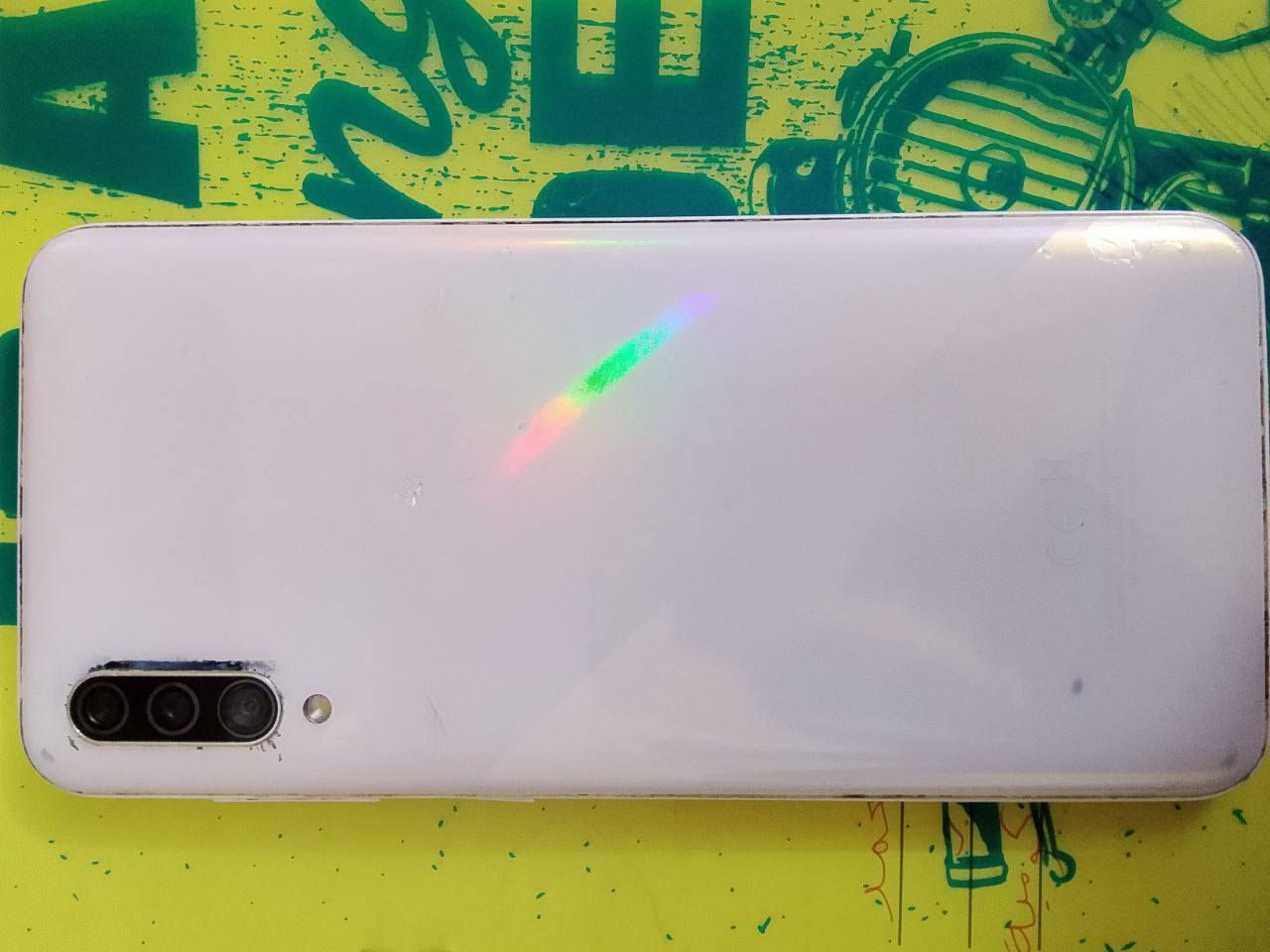 للبيع:sSamsung Galaxy A30 (مستعمل)A30s
الوصف العام:
هاتف ذكي بآداء ممتاز وتصميم أنيق يتميز بانعكاسات ألوان الطيف على الظهر الأبيض.

​✅ المواصفات التقنية:

​الشاشة: 6.4 بوصة Super AMOLED بدقة FHD+.

​الكاميرا الخلفية: ثلاثية العدسات (الأساسية 25 ميجابكسل).

​البصمة: مدمجة تحت الشاشة.

​البطارية: 4000 مللي أمبير تدعم الشحن السريع.

​اللون: أبيض لؤلؤي (Prism White).

​🔍 حالة الجهاز (حسب الصورة):

​الحالة الخارجية: توجد بعض العلامات البسيطة للاستخدام على الإطار وحول الكاميرا (كما هو موضح في الصور).

​الشاشة: (مستبدلة أصلي وظالة).

​الآداء: يعمل بشكل ممتاز وبدون أي مشاكل تقنية.

​💰 السعر المطلوب:

​[85الف] (قابل للتفاوض البسيط)

​📍 المكان والتواصل:

​الموقع: [سامراء]


**إذا كنت صاحب هذا الإعلان وتريد حذفه لأي سبب، رجاءا أرسل رسالة إلى الدعم الفني**