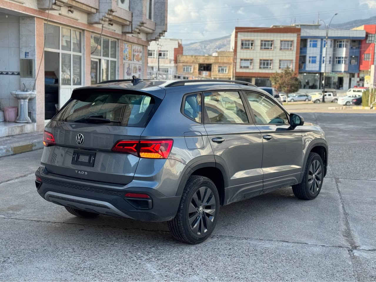 Volkswagen Taos S 2024   ✔️
فولكسواغن تاوس اس ٢٠٢٤

حادث خفيف ✅

عربي: بدون صبغ بدون تبديل بدون دواخل 👌
٤١ الف ميل ماشية و ارباك سترن سستم
رقم الشاصي بالصور شوف الحادث فقط شوي دعامية

كوردی: بێ سبوخ بێ پارچە گوران بێ داخلی
٤١ هزار میل رویشتییە و ارباک سوکان سستم
رقم شاسی لەناو وێنەکاندایە حادیسەی تەنها کەمێک دعاميە

مواصفات S 🎖️
بصمة و كيج الكتروني و بريك بصمة و دواخل بيجي و رصاصي، رادار خطوط الشارع و رادار امامي و خلفي و رادار نقطة عمياء و حساس ٣٦٠ درجة، شاشة و كاميرة خلفية، لايت زينون و ويل كروم و بعد بيها مواصفات .....

كل شي بلادي شركة شرط رادار حجر راديتر 💯
كير محرك مضبوط و مو مفتوح 💯

شرط الترقيم و يترقم محافظات شيمالية ✔️

سعر 🔥 135 ورقة قفل
مكان عقرة "ئاكرئ"
واتس اب و كورك ***********
0750-773-94-71 اكر, نينوى
