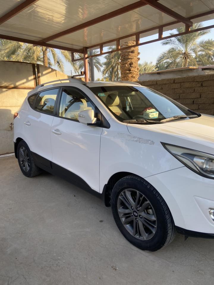 سلام عليكم
توكسان 2015
خليجيه مكفوله 
ماشيه 140

‭٠٧٨٢ ٧٢٦ ٢٢٩٨‬
