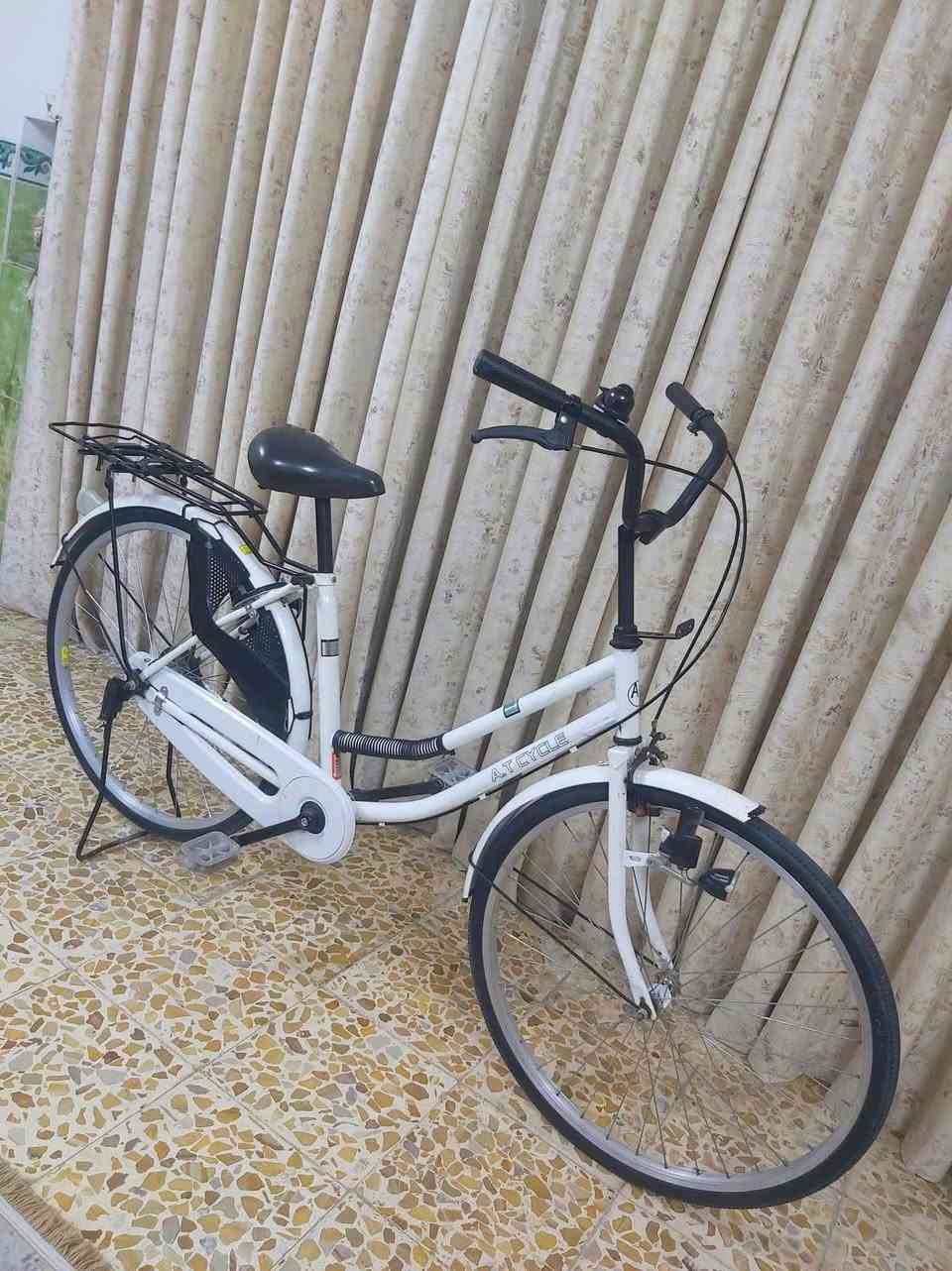 بايسكل بناتي حجم 26 موديل 2024 جاهز من كلشي بدون اي نقص نظافة 95/% 

السعر 100الف وبي مجال 

((العنوان/بغداد/البلديات)) رقم الهاتف ***********
