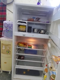 ثلاجه شغاله شرط بخاخ سعر 200 قفل شراي اتصل 07703743452