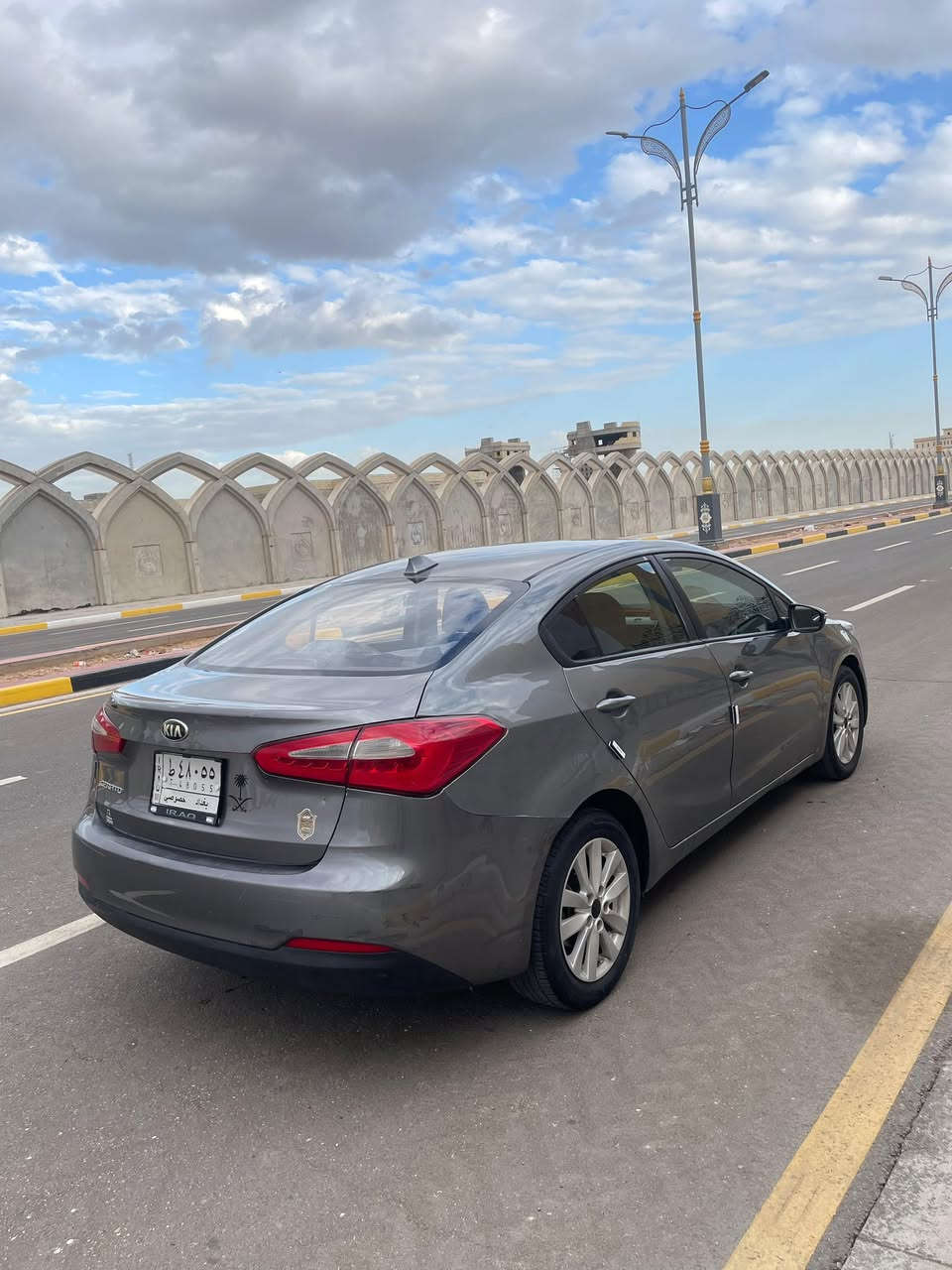 سلام عليكم للبيع كيا سيراتو 2016 وراد خليجي بيه اربع قطع صبغ فقط وباقي مكفول وسونار في المنشور سياره فول موصفات ما عده الفتحه وبصمه 
اشاير بل مري ومري شفط وشاشه وكامره وحساسات امامي خلفي مكينه 1.6 دوش 
سياره رقم بغداد مشروع وطني 
سنويه الغايه 2027 
مكان سياره كربلاء المقدسه
السعر 112 وبيه مجال 
الاستفسار ***********
