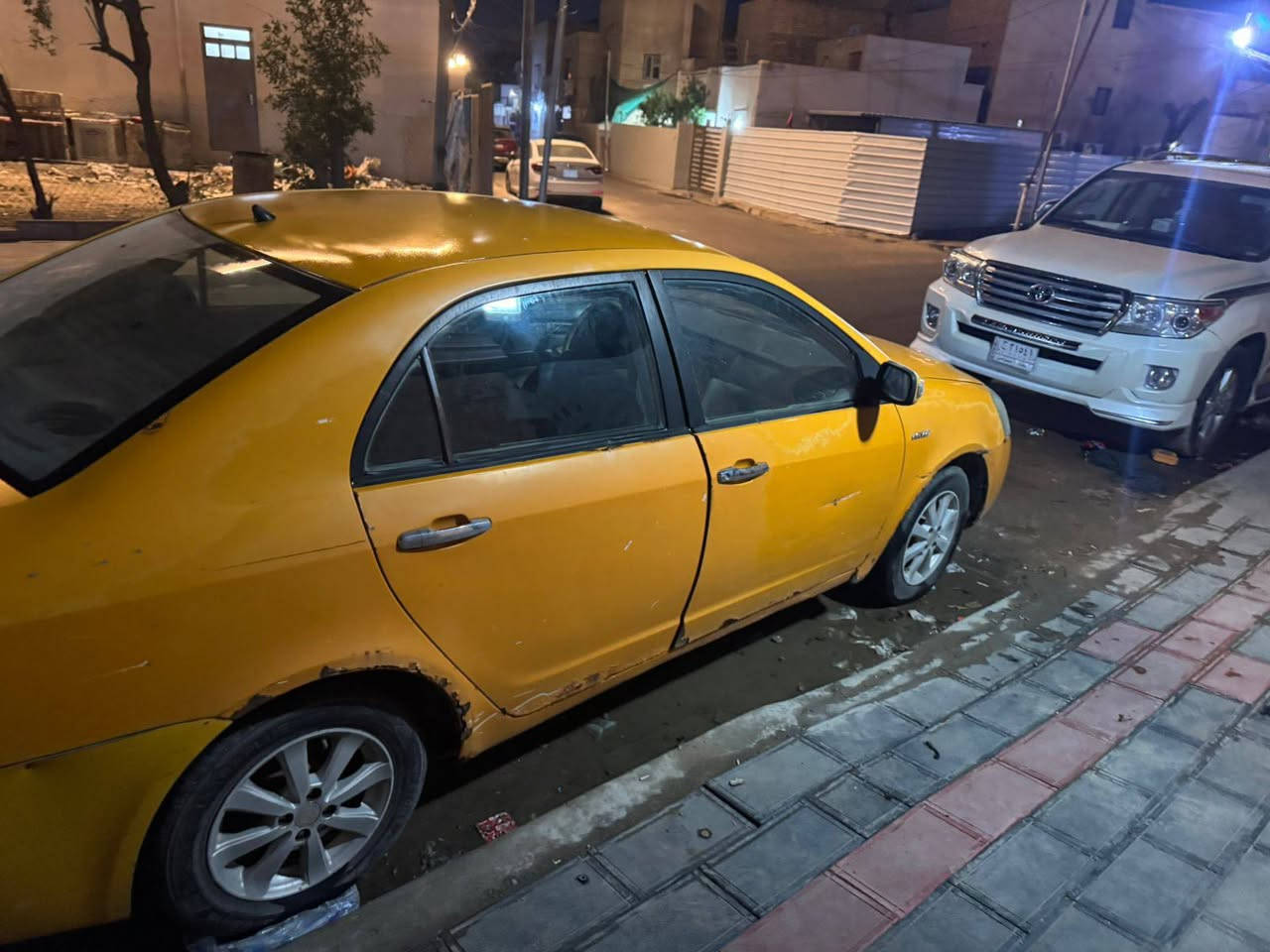 السلام عليكم................. 
جيلي موبل 2012 رقم الماني سنوية 2027 بدون صبغ وتبديل مكانها بغداد مكينه كايمه السعر 23 ورقه الاتصال ***********
