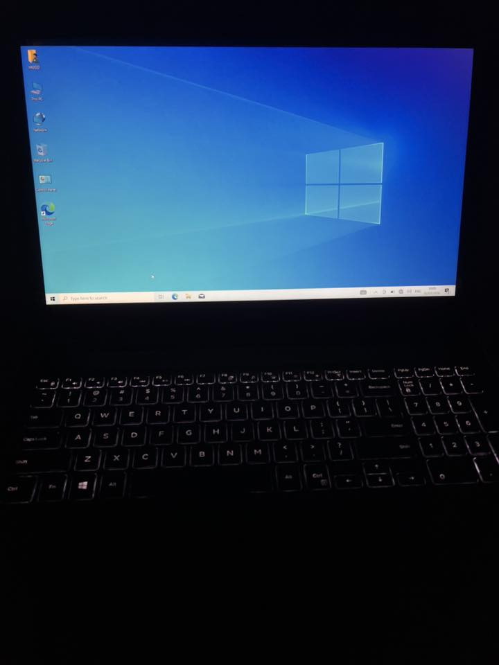 سلام عليكم 
لابتوب Dell للبيع  المواصفات 
شاشه لمس .. رام 8  هارد 256  
كور i5. الجيل 10   حاسبه مستخده اشتخدام منزلي شخصي  3 اشهر تقريبا من اخذته ..نضافه  95‎%
السعر 350مكاني ناصريه مركز لاستفسار اتصال او واتساب (***********)
