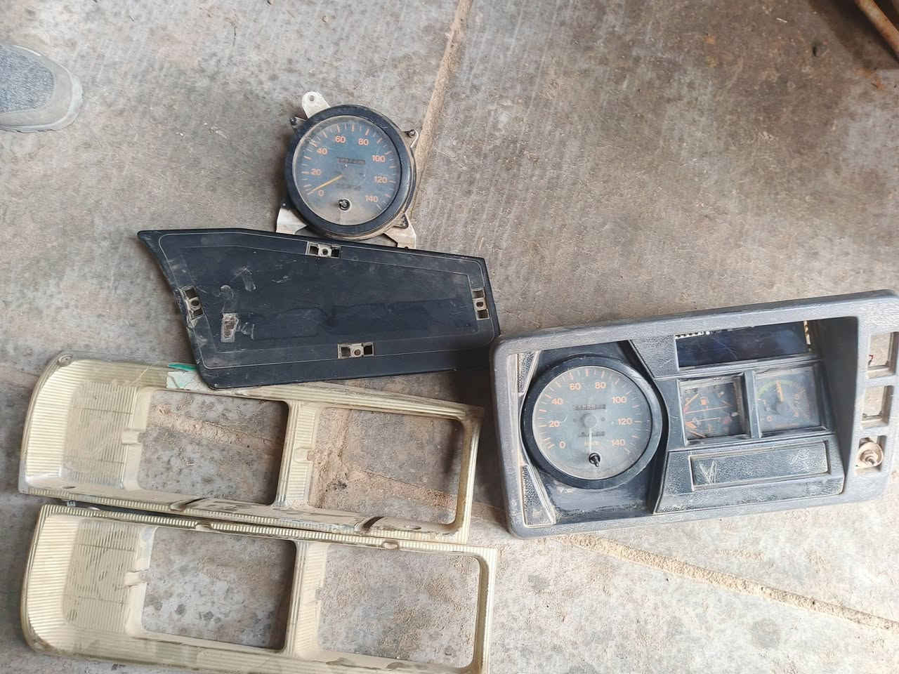 غراض هينو كنغر قفل قمارة دشبول كامل ساعاتة شغالات عضودة نكر عضودة كنغر هوة ماطورةكامل ***********
