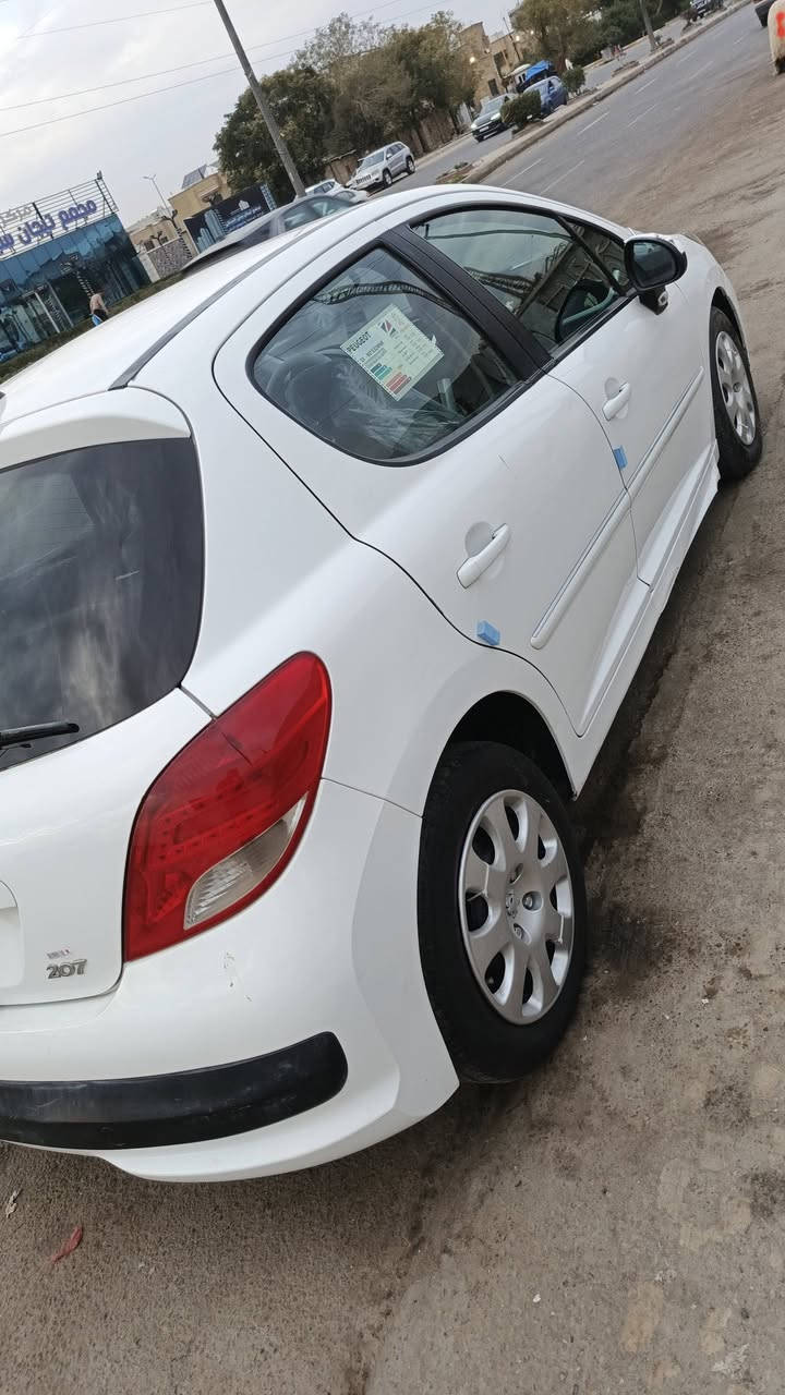 سلام عليكم للبيع بيجو فرنسي  م ٢٠١٢ دزاين  شكل جديد مكينه ٢٠٠٠ رقم سلمانيه بسم عربي تحويل مباشر  كهربائيات مكينه كير صدر شرط كفاله بدون اي نقص سياره جديده بمعنه كلمه بيها ٣ قطع صبغ بدون دواخل بدون ايرباك معروضه ٦٥ وبيها مجال بسيط بغداد حي العدل ‏‪***********
