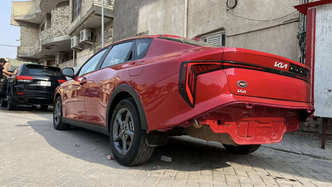 السلام عليكم 
K4 أمريكي 
موديل 2025
ماشية 4الف
فئةLX
حادثها مبين بالصور
ايرباكات  كلهة سليمه 
مازده لد 
بك لايت لد
داخل رصاصي 
بصمة تشغيل عن بعد
رادار كل الجهات 
توقف ذاتي 
توقف خلفي
شاشة متصل 
ثلاث وضعيات للكامره
العنوان بغداد مدينه الصدر
اتصال ***********
حادث خفيف وحلو وبدون ايرباكتن
