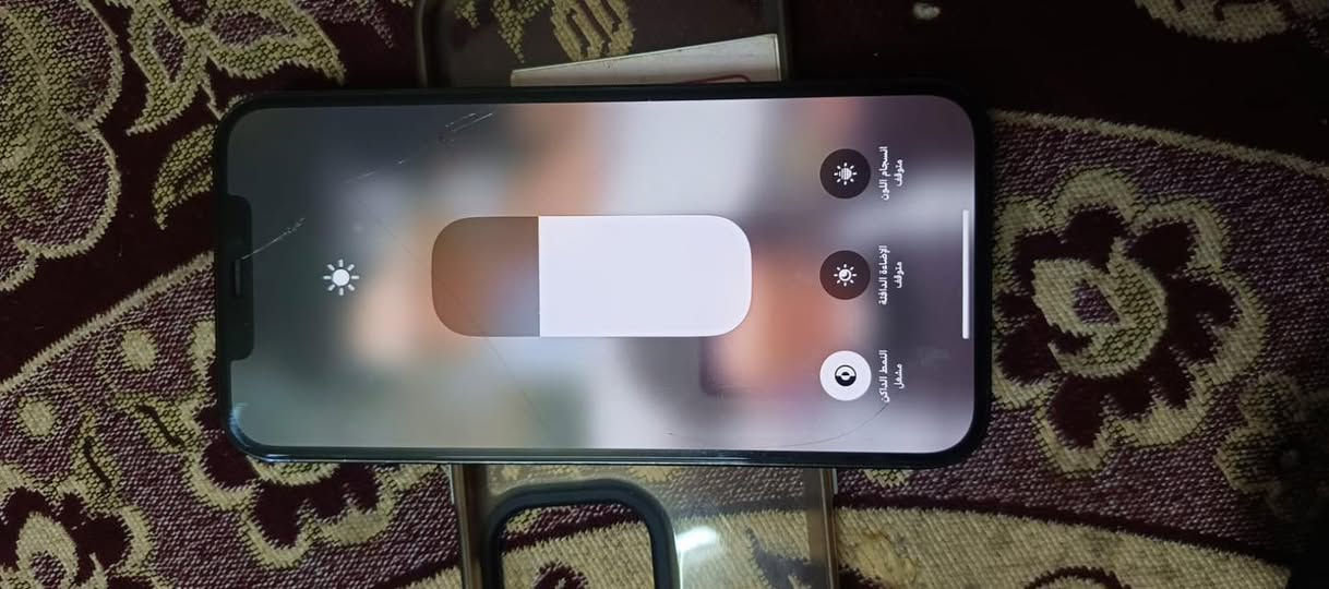 12 برو ماكس
اللون نيلي 
ذاكرة 256
بطارية 81
ضهر مفطور مبدل فقط سماعة
رقم الهاتف /*********** 
سعره كلش مناسب ومستعجل علا بيعته
