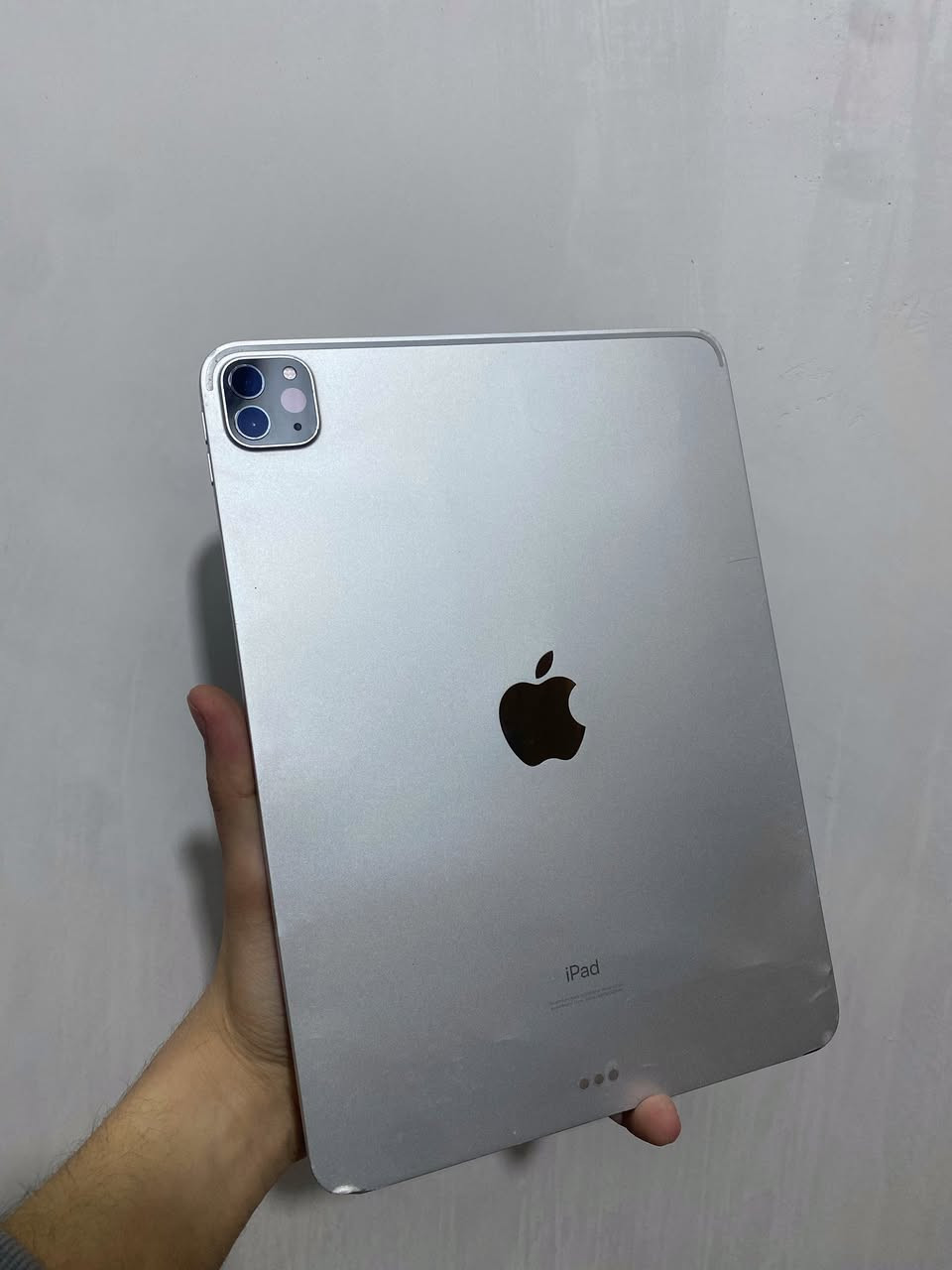 ايباد 11 pro 
حجم الشاشة 11 بوصة 
ذاكره 128
نموذج M
بطارية 86
الجيل الثاني 
مستبدل كلاسة اصلية فقط 
كارتونة الأصلية موجوده
السعر ٤٩٠ 
مكاني بغداد مدينة الصدر 
*********** موجود خاص و واتساب

