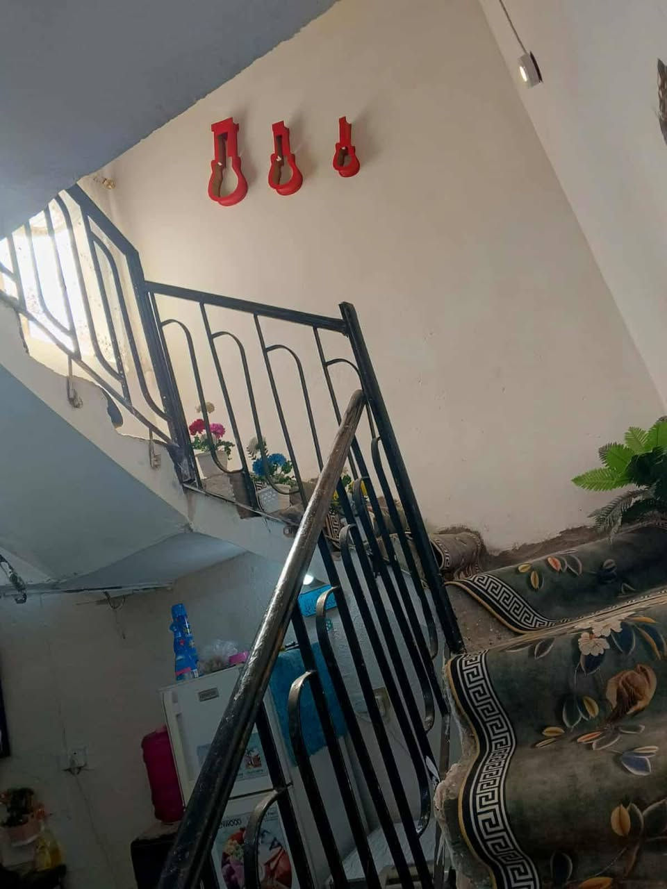 السلام عليكم 60 متر طابقين بشارع واثق بصف الركن  .. قرب جامع القدوس
42 مليون وبي مجال بسيط مستعجل ع بيعته 

للاستفسار ***********

يرهم اقساااط بمقدمه 30
