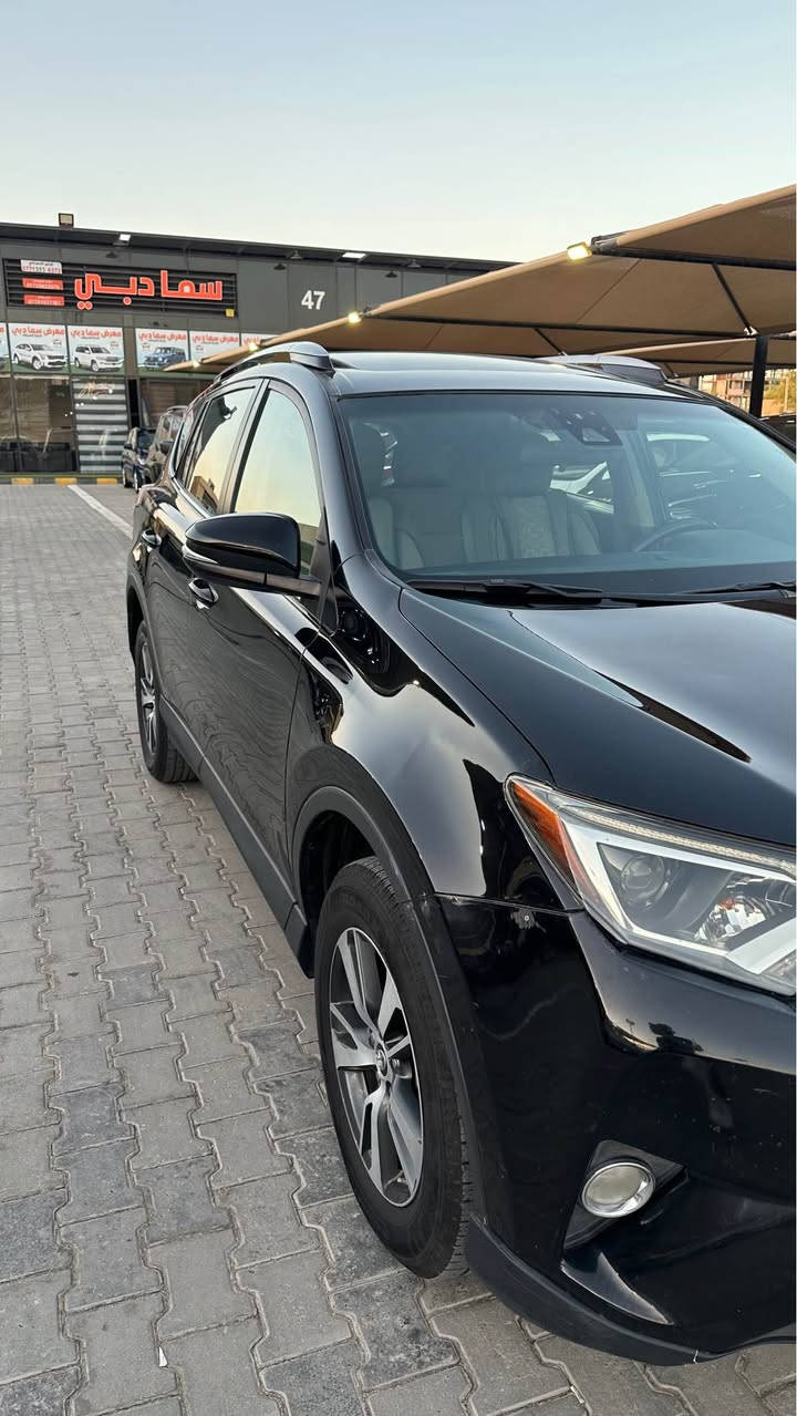 السلام عليكم 
راف فور 2017 
ماشيه 235
المواصفات فئة Xle 
فول مواصفات 
تحديد مسار
رادار 
فتحه 
بصمه 
داخل جلد لونين
وبقية مواصفات الxle 
السياره حادثها سطحي صبغ بنيد وصندوق وتكحيل اصبعين بالباب الخلفي وبيها بارد كم مكان  فقط الباقي مكفول حتى الدعاميات بلاديه حادثها جداً خفيف 
رقم السياره اربيل ب اسمي 
مكانها كربلاء 
االسعر 157وبيها مجال قليل 
للاستفسار اكثر *********** كربلاء, العراق
