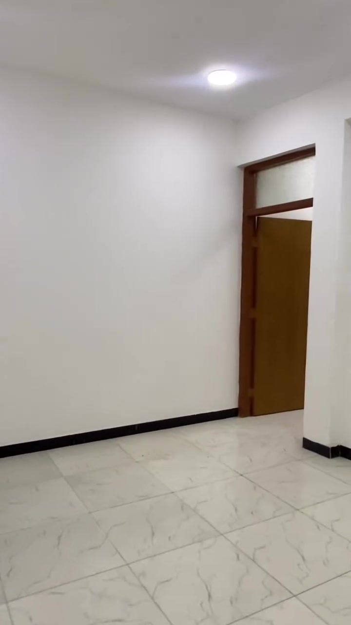 شقه الايجار طابق ثاني غرفتين نوم وصاله ومطبخ وخدمات  المساحه 150 الايجار 500   الاعظميه عوائل فقط 
الاستفسار *********** 
وتساب ***********
