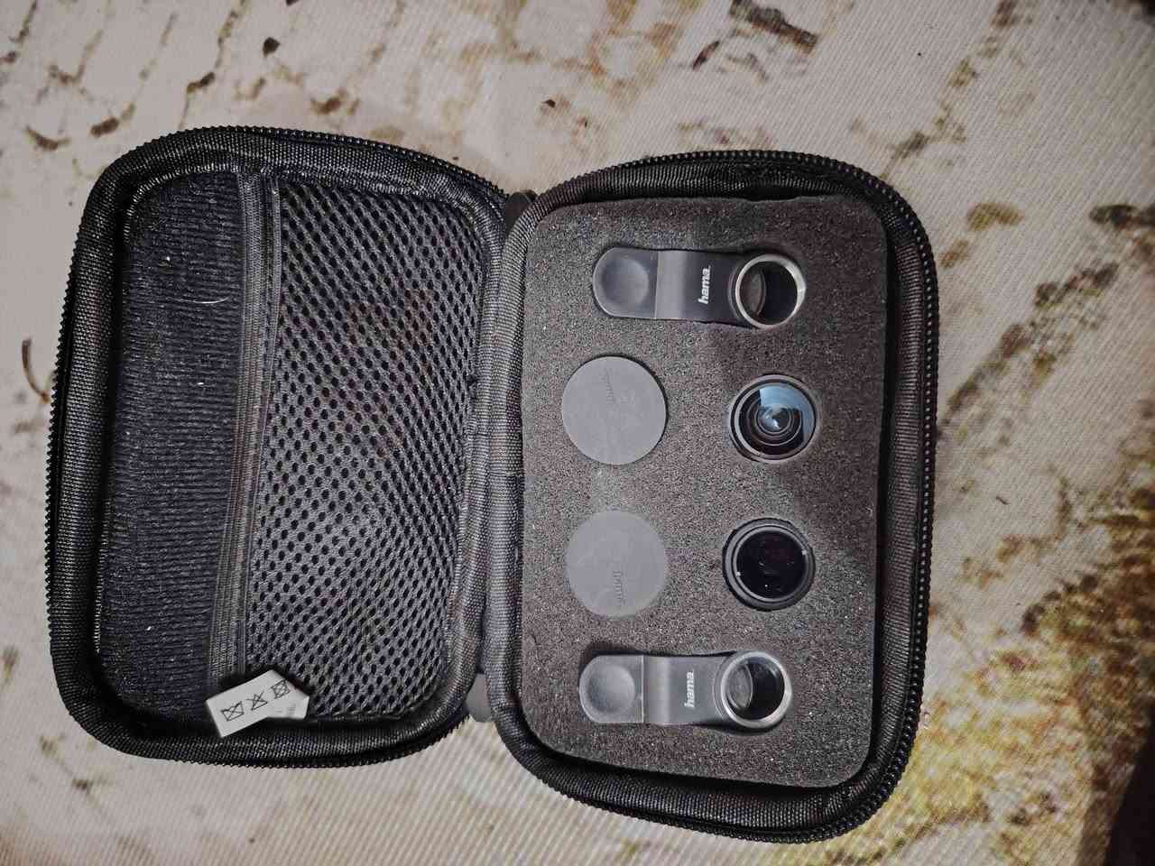 السلام عليكم اقراص دي في دي وعدسه مال تليفون سعرهن مع التوصيل 10,000 الحاب  ***********
