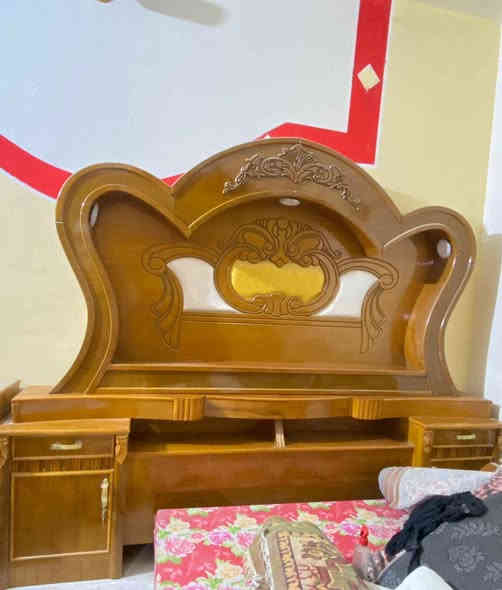 غرفه اخشاب للبيع جديده غير مستخدمه للتواصل على الرقم او واتساب *********** عمارة
