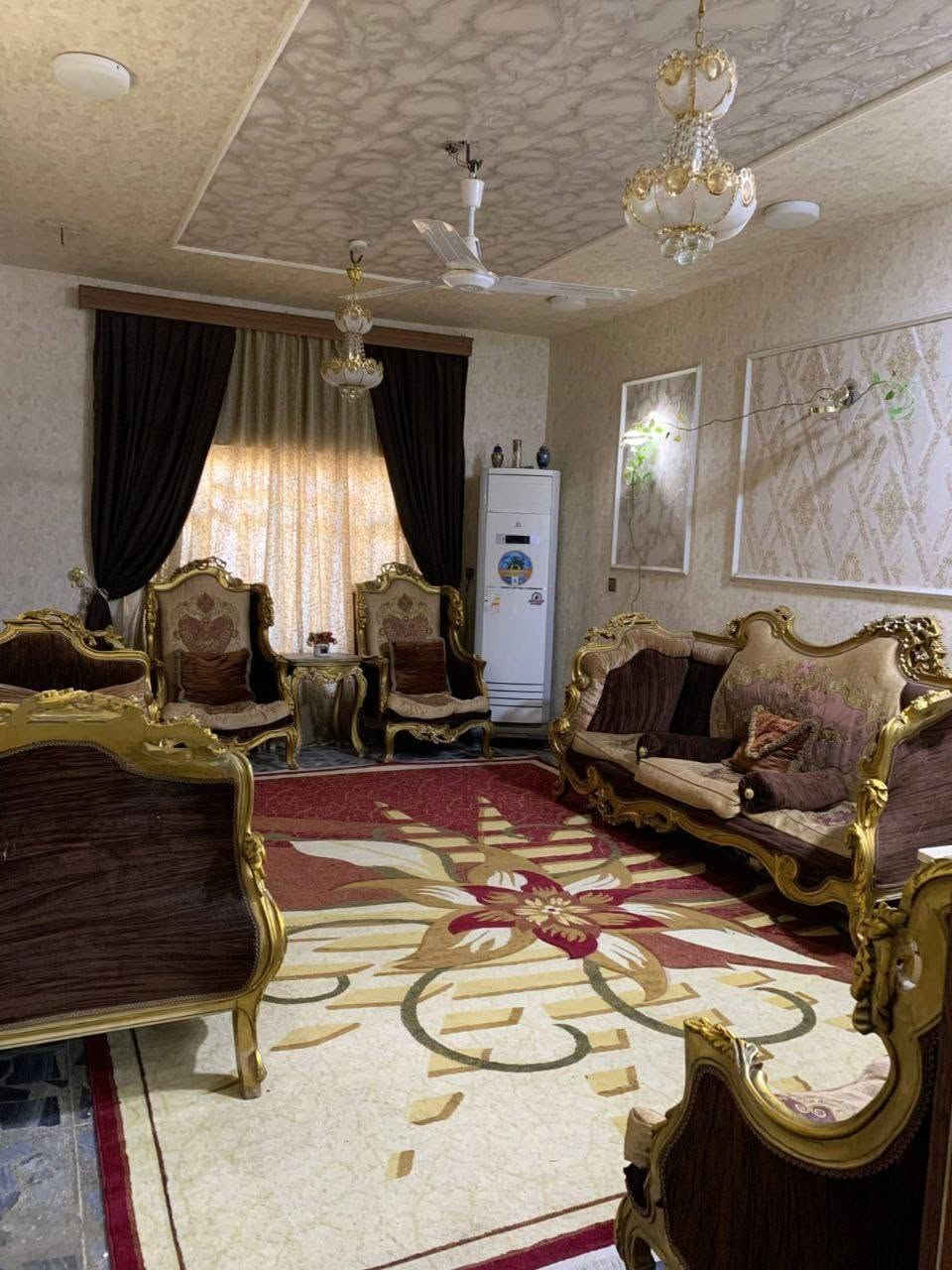دار للبيع في بستان الحلو قرب جامة الإمام الكاظم عليه السلام

طابو زراعي سند٢٥

المساحة 190 م واجهة 7.5  نزال  25.5

الطابق الارضي غرفة نوم استقبال هول مطبخ صحيات داخليه وخارجية وطارمه وحديقة وكراج

الطابق الثاني غرفتين نوم وهول وصحيات وسطحين

سنة البناء ٢٠١١

شارع عرضه ٨ متر

للاستفسار اكثر الاتصال على الرقم أدناه او مراسلة الحساب 

مكتب الخارطه العقاريه
الكائن في حي الطياره مجاور المدرس حسين طياره

*********** علي الزبيدي
