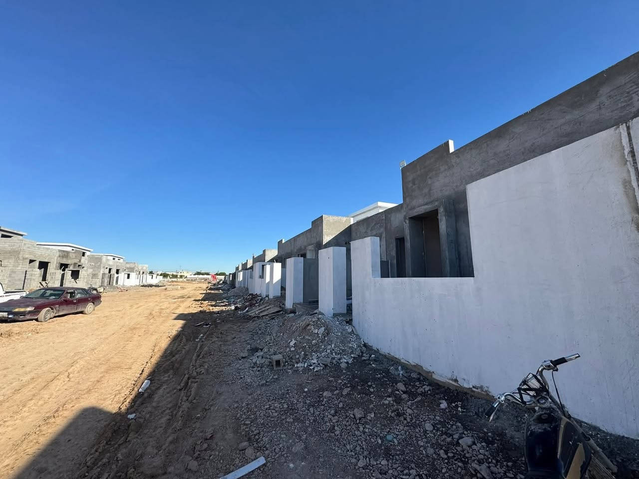 لە زۆنی یەکی پرۆژەی نڤین ستی 

کارکردن لە قۆناغی کۆتایدایە لە ئایندەیەکی زۆر نزیکدا 
..کلیلی خانوەکان ڕادەستی بەژداربووانی پرۆژەکە دەکرێت 

هەموو پرۆژەکە تەنها 416 ماڵە
کە تەنها لە 16 بلۆک پێکهاتووە

🔻زانیاری زیاتر لەسەر پرۆژەکە  لە کۆمێنتە 🔻

پەیوەندی بکەن

***********
***********

@highlight 
#projectmanagement #rebaz_real_estate #sulaymaniyah #project #xanaqin #kalar #estate #kurdistan #marina #sulaymani
