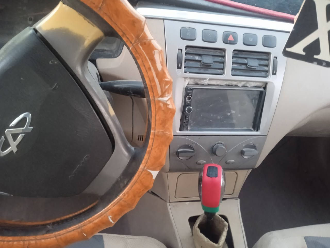 رمضان كريم سلام عليكم شيري اي فايف موديل 12رقم انكليزي بسمي سنويه 29التفاصيل مكينه وكير حويه استوني شادهن تخم تاير والسبير جديد الباتري استوني شاده السلف والبخاخات جديد سياره كامله من كلشي البدي مكفول بس اخياس املكط مكان السياره الدوانيه ***********
