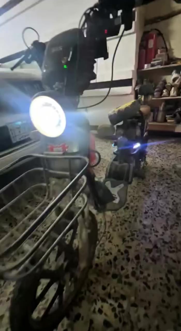 دراجه شحن HIS
اكبر حجم و تتنساب للاعمار الزغيره و الجبيره 

مشي مسافات گبيره

اربع بطاريات🔋

اربع نمر 🔥

سرعه 50 حقيقي

بريك خلفي شغال و امامي اني فاصله حته لا يگلب

هورن شغال 

اشاير يمنه يسره 

ضوه عالي ناصي

سماعه بلوتوث عاليه جداً

الضرر فقط كفرات مثل ما موضح
 

ستاند تلفون و شاحنه 

سويجين و بصمتين و تشغيل عن بعد 

حمايه من السرقه قفل تلقائي للتايرات و صفاره من توكف من وحده ينفكن التايرات

السعر 225 و بيه مجال 

مكاني بغداد الشعب شارع الصحه 

الرقم للتواصل ***********
