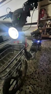 دراجه شحن HIS اكبر حجم و تتنساب للاعمار الزغيره و الجبيره   مشي مسافات...