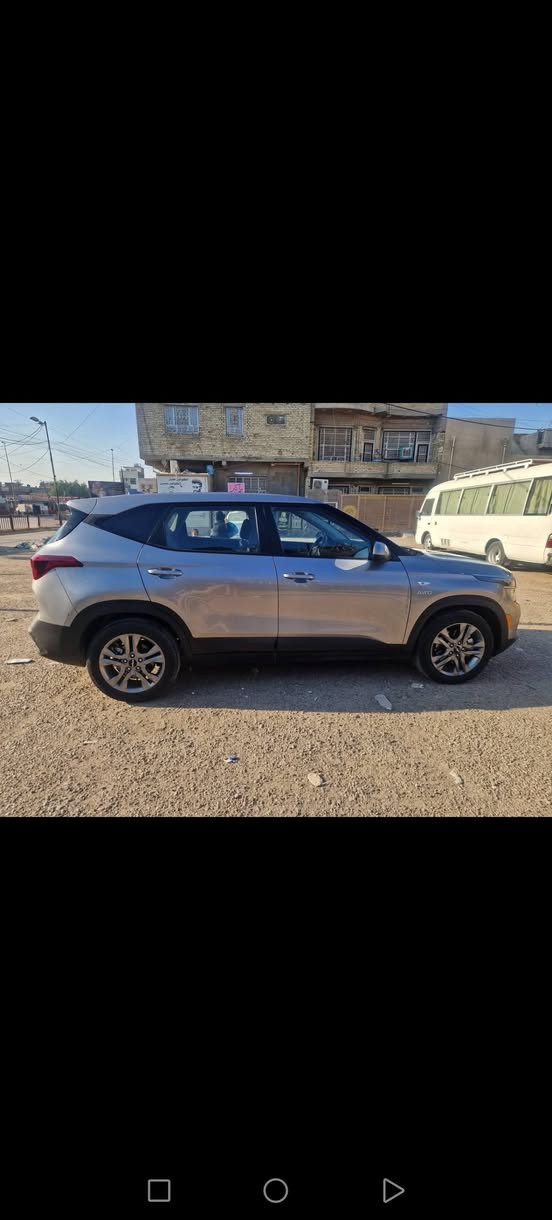 كيا سليتوس موديل 22وارد امريكي حادثها بنيد وجاملغ السعر 148 والباقي كله مكفول السياره جديده معنه الكلمه *********** بغداد مكان السياره
