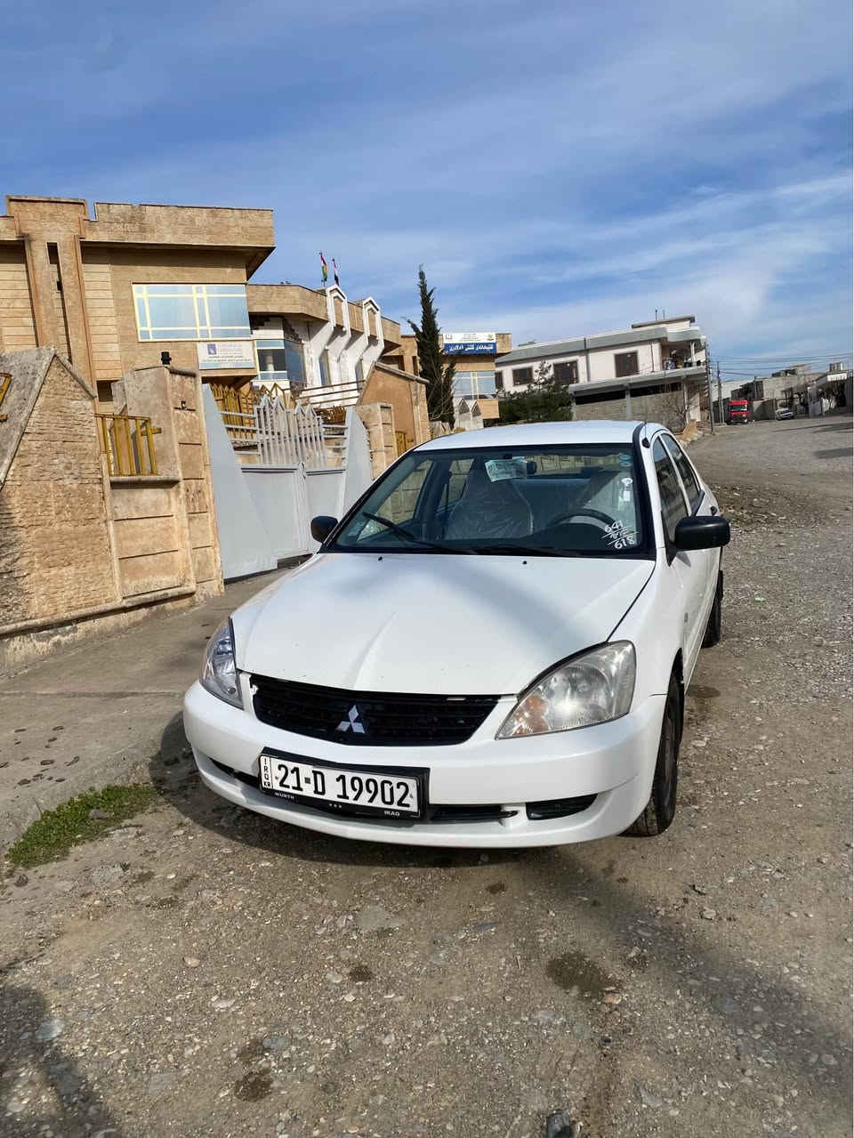 لانسەر مۆدێل ٢٠١١  مەکینە گچکەی گێر حادی ١٨٠ هەزاری هەقیقی ڕۆشتوە سارەی ماڵەوەیە بەناو خۆمانە دینارێک مەسروفی نیە یەک پاچەو نیوی بۆیاغە بە دو پارچە دەی فرۆشم گێرو مەکینەو تەحویلو غرامەو پێش و پشت بەشەرت ماڵی دۆستە )*********** Singapore
