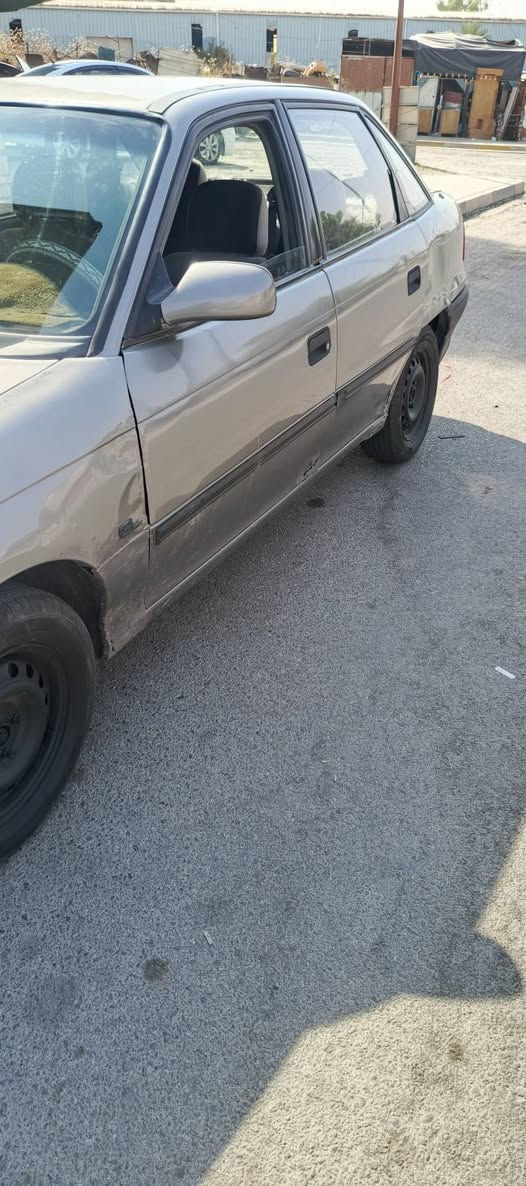 للبيع اوبل استرا باسمي تحويل بالموصل*********** السعر 30 ورقه
