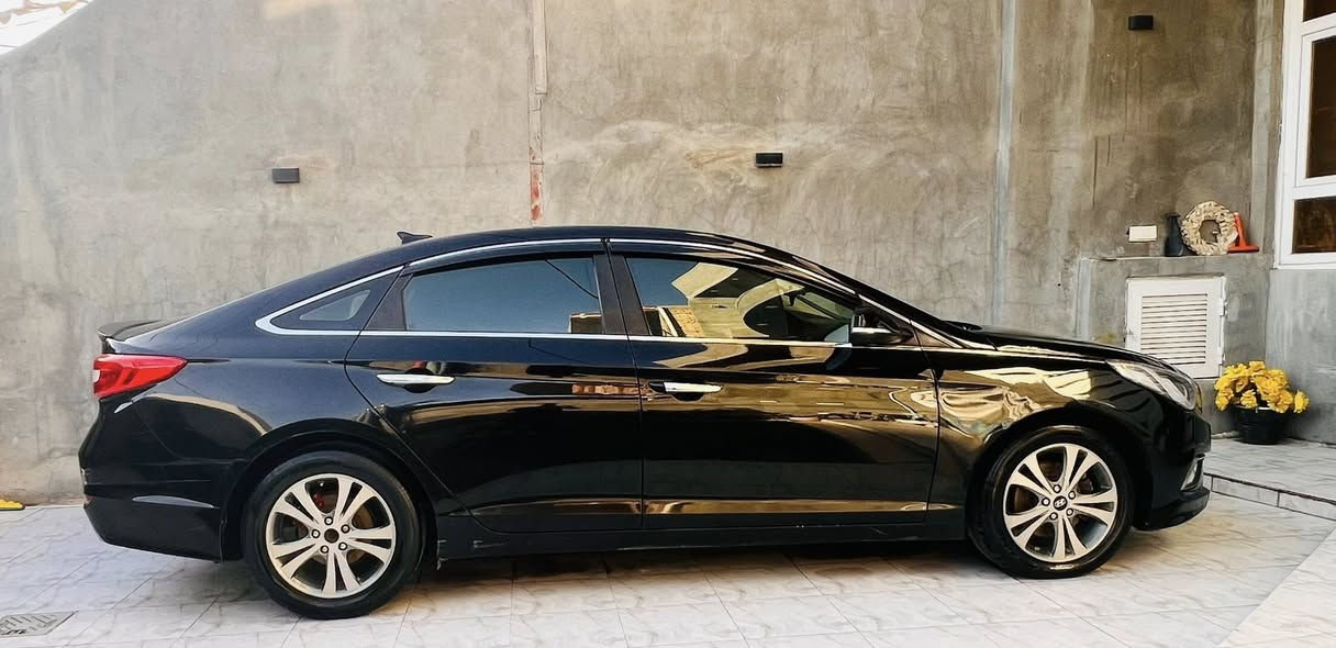 سلام عليكم سوناتا موديل 16 حادث من امريكه بنيد والجاملغ ربعه صبغ بي هنا بل عراق سياره جاهزه من كلشي ماشيه 163 
بيع او مراوس السعر 105 وبيه مجال اتصل 
***********
