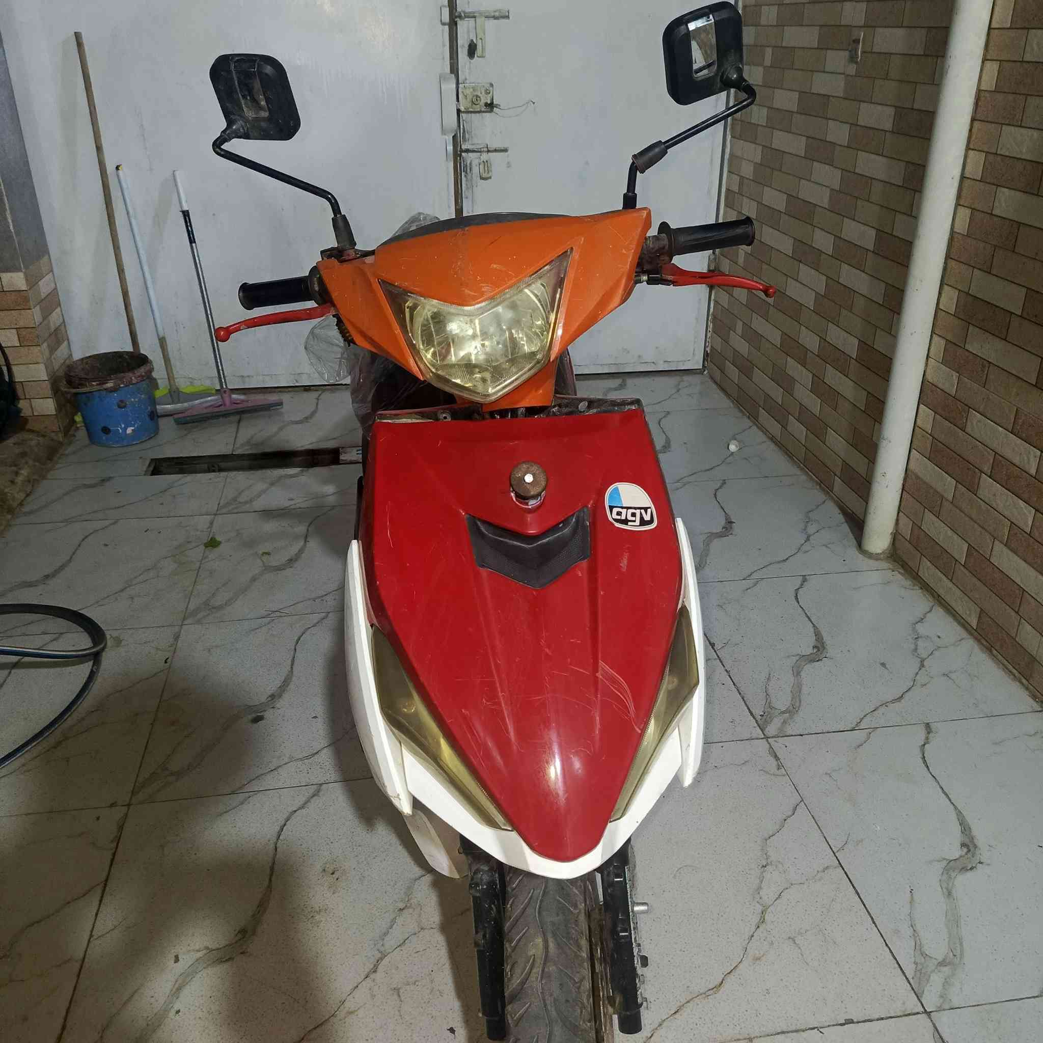 السلام عليكم دراجة fs كهربائيات سلف شغاله شلعه ومعدل للبيع او مراوس سعر 125 مكاني  كربلاء
للاستفسار *********** وتساب موجود
