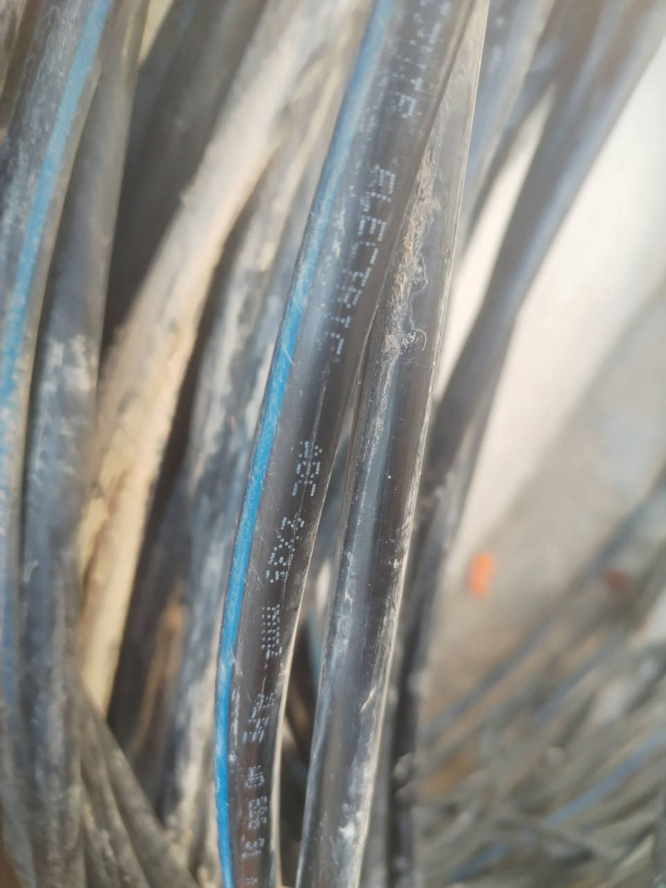 سلام عليكم ضفيره خطين جديده للبيع أكثر من ٢٠٠ متر ماعرف سعره الشراي يقيم وياخذ مكاني ميسان حي شرطه ***********
