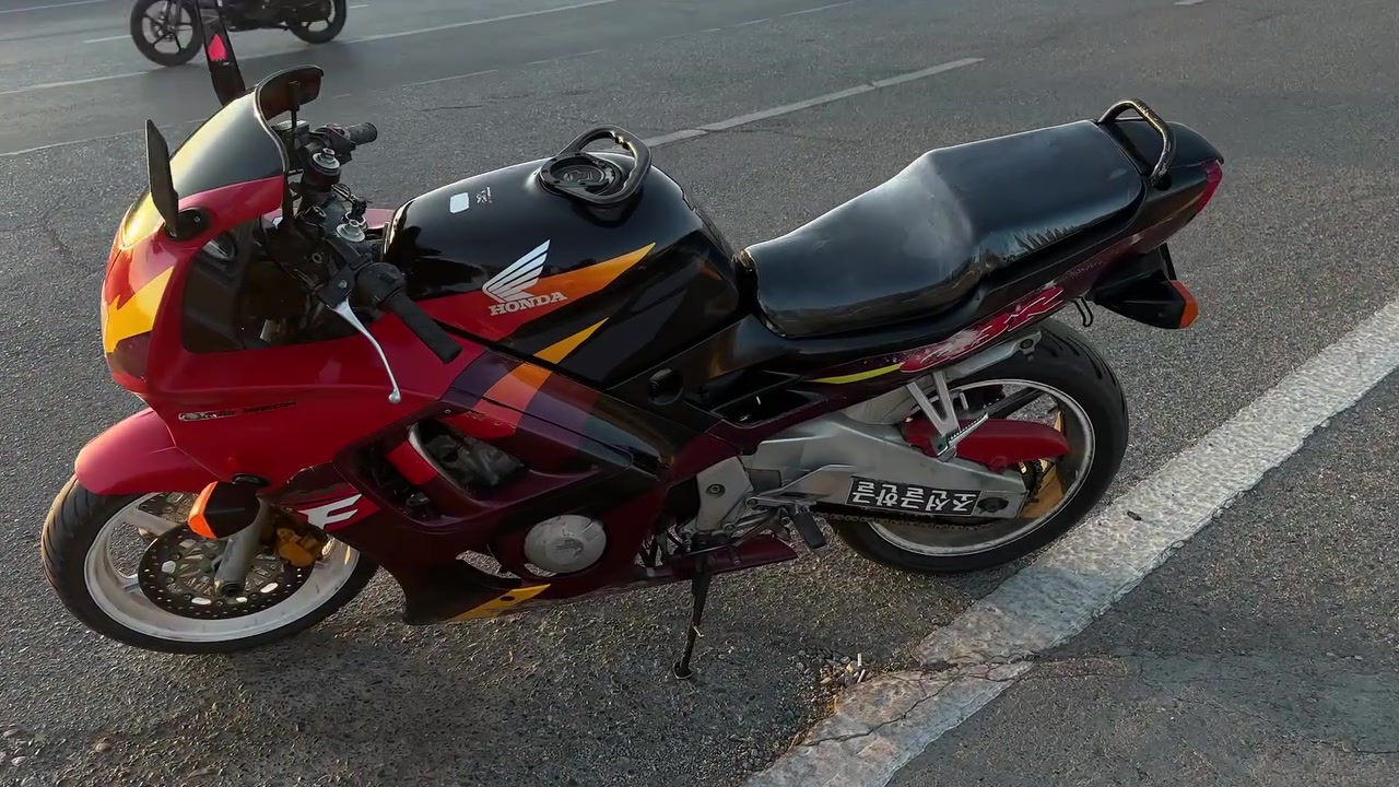 Honda CBR 600
 F2  1998 بۆ فرۆشتن 

٢٥٠ مەسروفی نیە 

هەموو گیانی لۆکە

بێ عەیبو عار 

١٦ گەڵا قفڵ

سلێمانی 

***********
