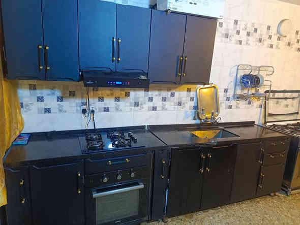 كاونتر تفصال درجه اولى يحتوي على طباخ وساحبه اوفن كهربائي اناره
بغداد الجديدة ***********
