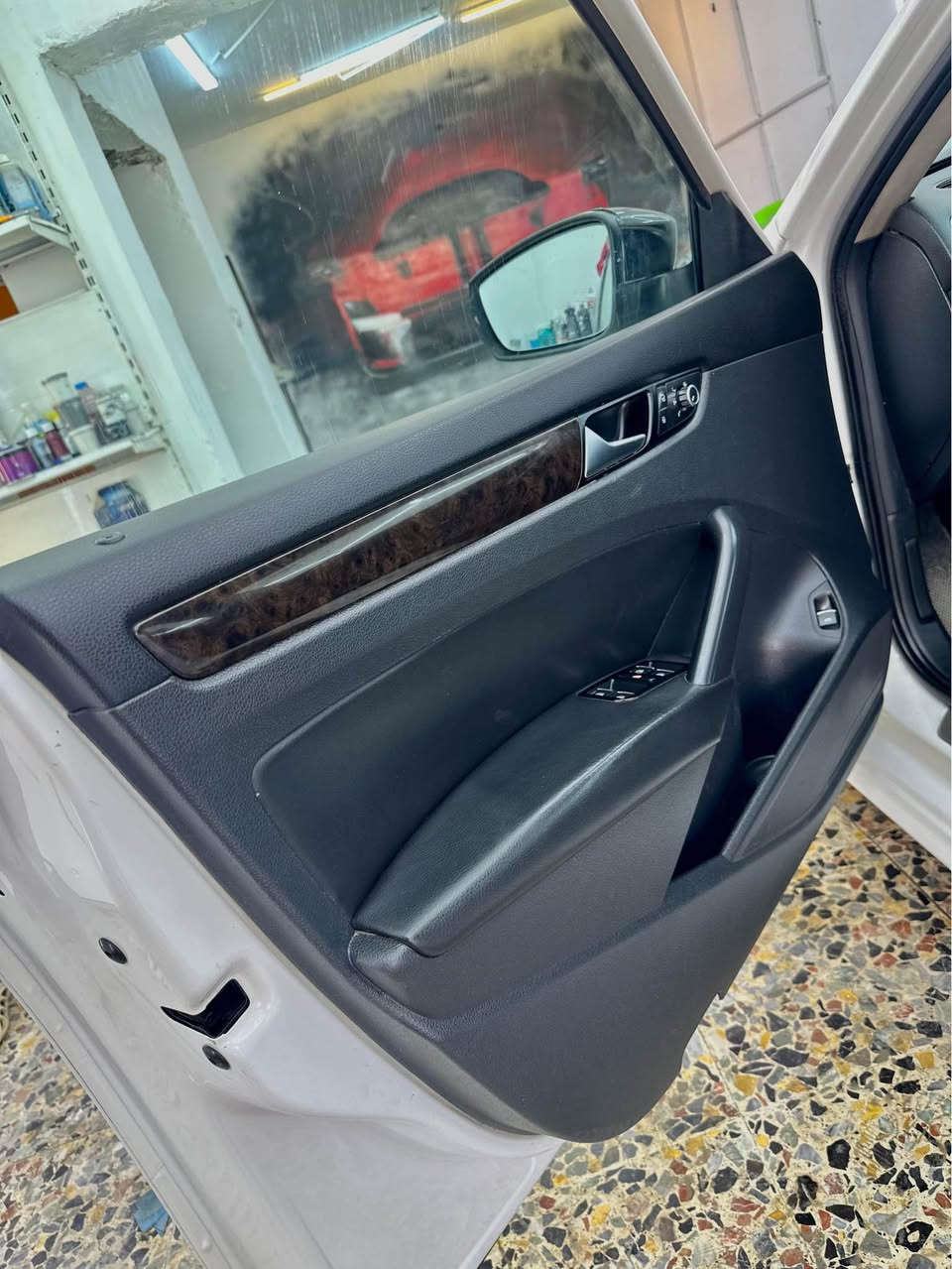 🚗 للبيع فولكس واكن باسات SEL  – فول مواصفات سنوية ب أسمي هزة وفحص رقم الانكليزي الجديد 
مصفرة من الغرامات 
📌 الموديل: 2014
📌 الفئة: فول مواصفات 1/1
📌 المحرك: 6 سلندر 3.600
📌 الحالة: ممتازة
📌 الفحص: 1/1
📌العداد: 90 ميل 
📌 السيارة نظيفة جداً، استعمال شخصي
📌 المكينه + الكير بحالة ممتازة
📌 السياره بدون حادث هنا صار بيها صبغ قطعتين مرفق السونار مع الصور 

✨ مواصفات:
 • بصمة تشغيل
 • شاشة كبيرة
 • كاميرا خلفية
 • فتحة سقف
 • تحكم دركسون
 • مقاعد جلد
 • تدفئة + تبريد ممتاز

💰 السعر: $ 130 مجال بسيط

*********** بغداد, العراق
