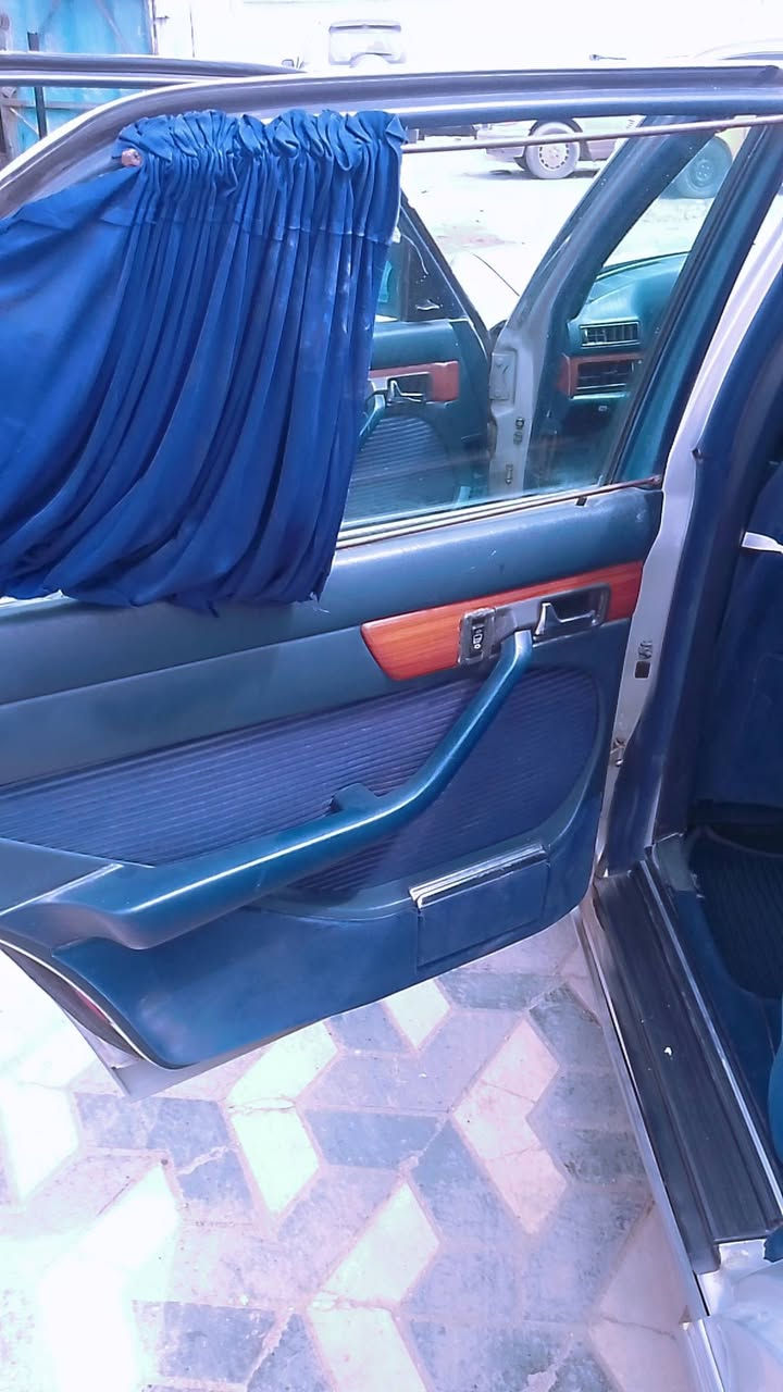 السلام عليكم مارسدس جامبوو ٣٠٠ موديل ٨٨ابلاد سياره جديده بمعنا الكلمه غرفه جديده حداديه تبريد اسلايت رقم مميز بغداد انكليزي بسمي دبل اريل مناقصهي اي شي  للستفسا*********** مكان السياره ميسان
