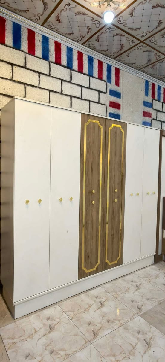 أهلاً وسهلاً متابعينه 🌹
غرفه تركيه ٥قطع +طابورية هدية 
نضام بيبان 
نضافة95% 
سعره 600 
واصل نقل وشد داخل بغداد مجاني 
للاستفسار مراسله الصفحه او على الواتساب ***********
ملاحظه// تخفضيات ولمدة اسبوع حجز لاول 5 أشخاص يكون سعره الغرفة 500 الف واصل شد ونقل داخل بغداد 
ومتوفر توصيل للمحافظات ❤️
