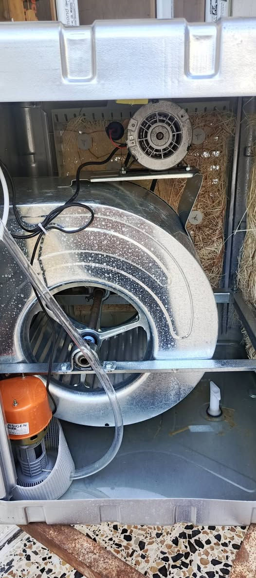 ‏للبيع مبرده جديده غير مستخدمه
‏ فقط مفتوحه حجم ٢٠٠٠
‏السعر  ١٤٠ بي مجال بسيط 
‏للاستفسار *********** واتساب فقط
