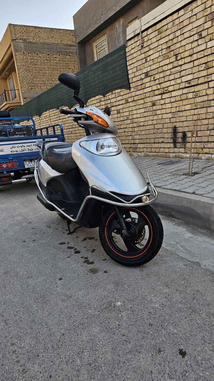 السلام عليكم دراجه سبيسي ياباني للبيع مكفوله كفاله عامـه من كلـشي كفرات اصليه كابريتر اصلي دراجه جديده بمعنئ الكلمه صارلهة شهر من نازله من الرمبه ماشيه 7000الـف حقيقي مكاني كوت الفلاحيه الرقم للاتـصال*********** 
انا مكلف للانشر
